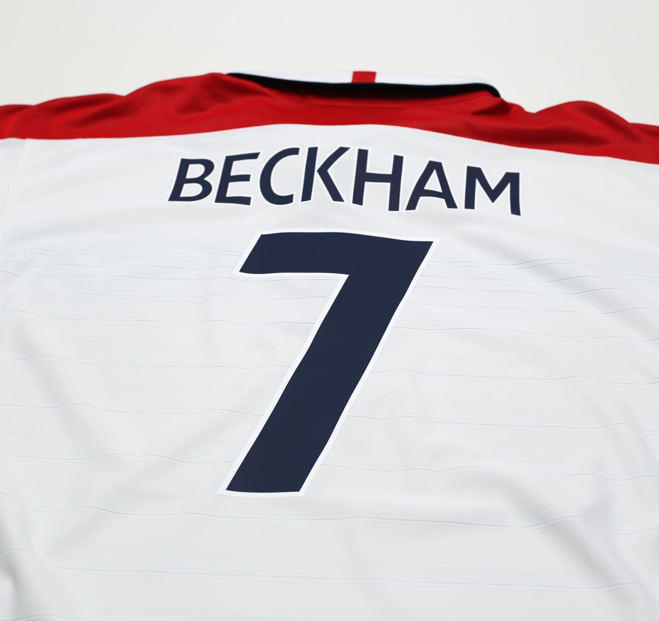 2003/05 Beckham #7 England Vintage Umbro Home Football Shirt (XL) EURO 2004
