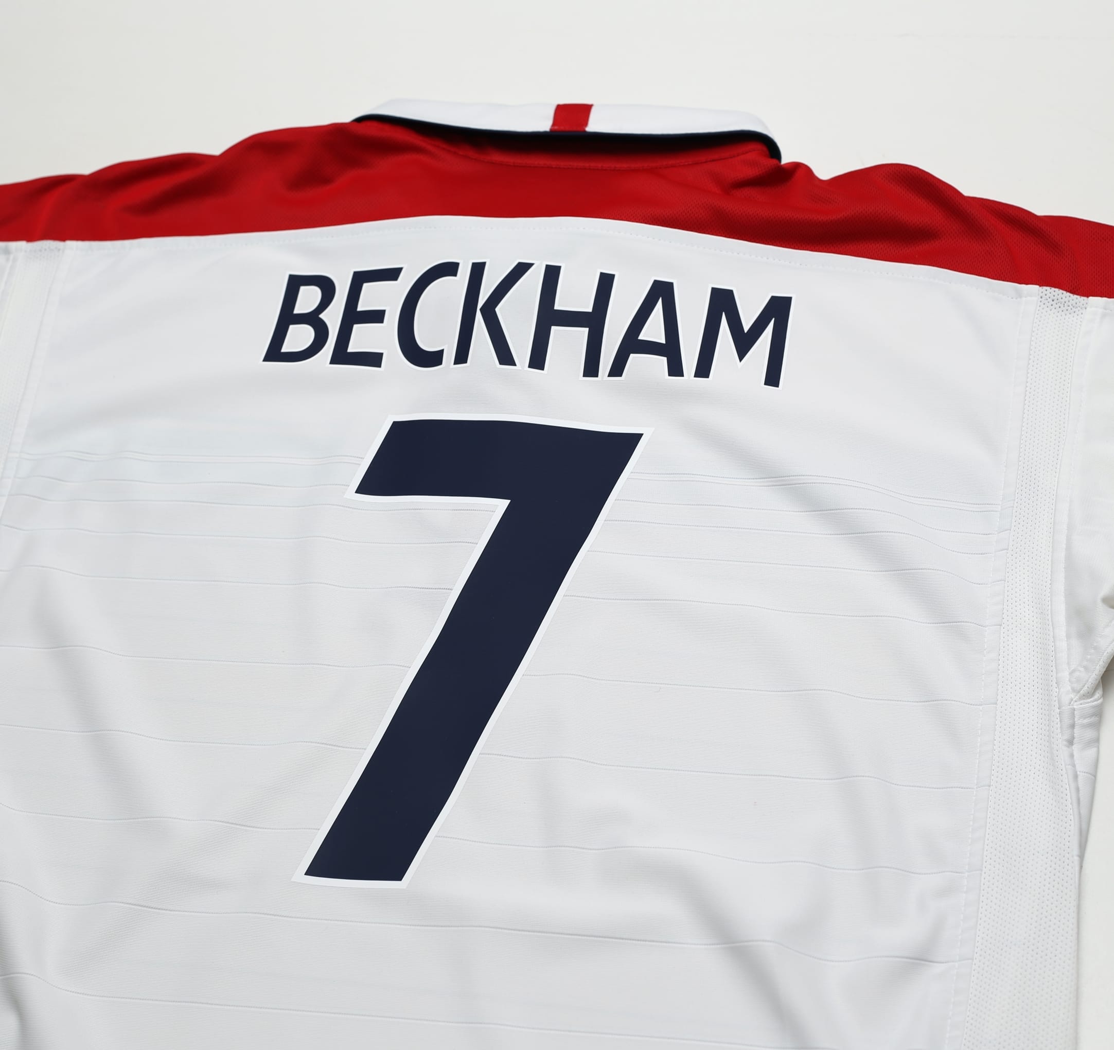 2003/05 Beckham #7 England Vintage Umbro Home Football Shirt (XL) EURO 2004