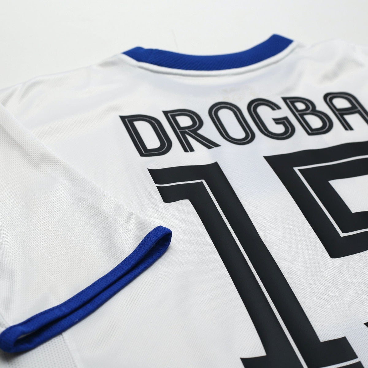 2003/05 Drogba #15 Chelsea Vintage Umbro UCL Away Football Shirt (L)