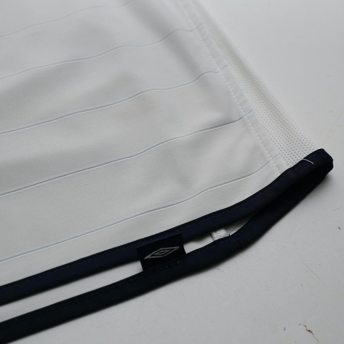 2003/05 Gerrard #4 England Vintage Umbro Home Football Shirt (L) EURO 2004