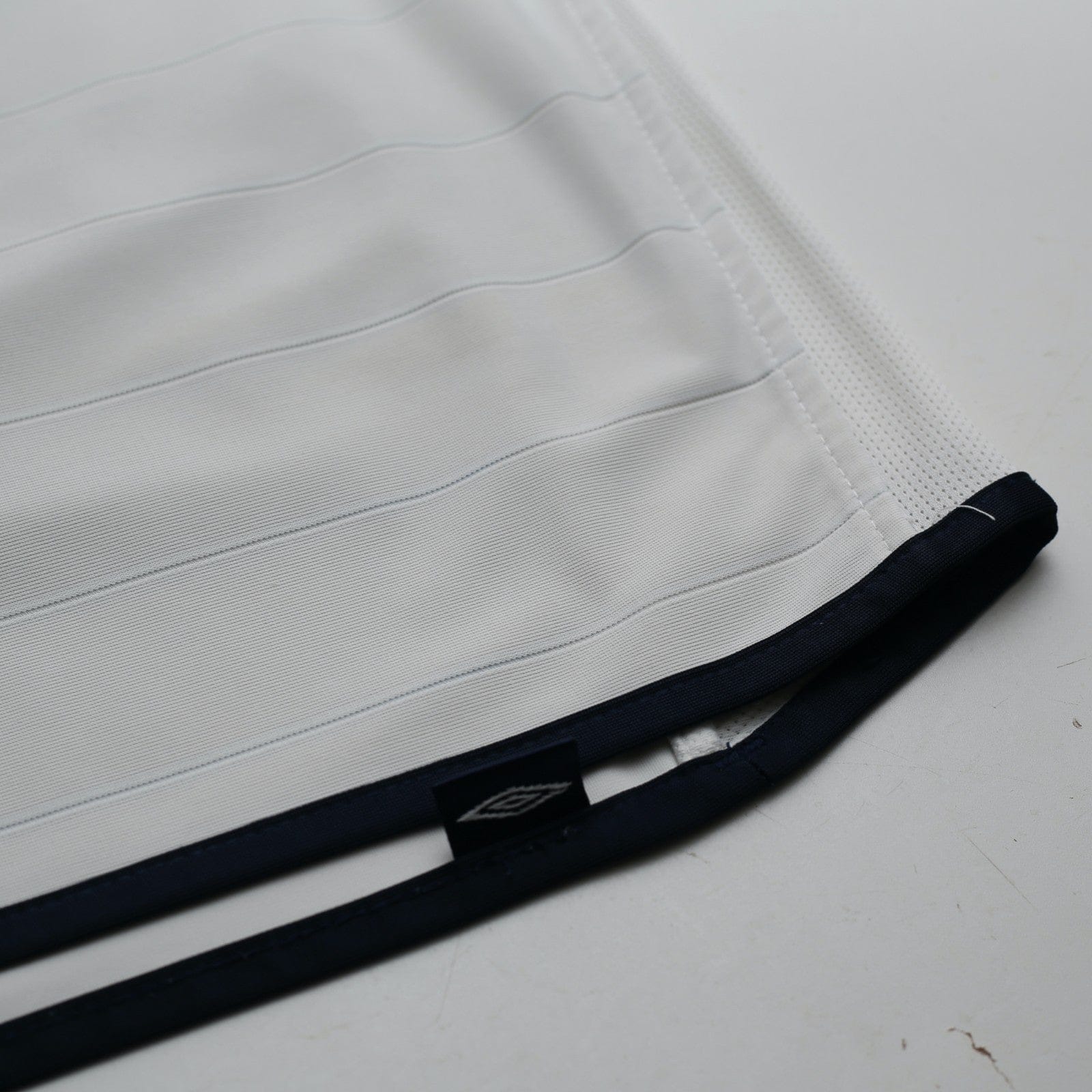 2003/05 Gerrard #4 England Vintage Umbro Home Football Shirt (L) EURO 2004