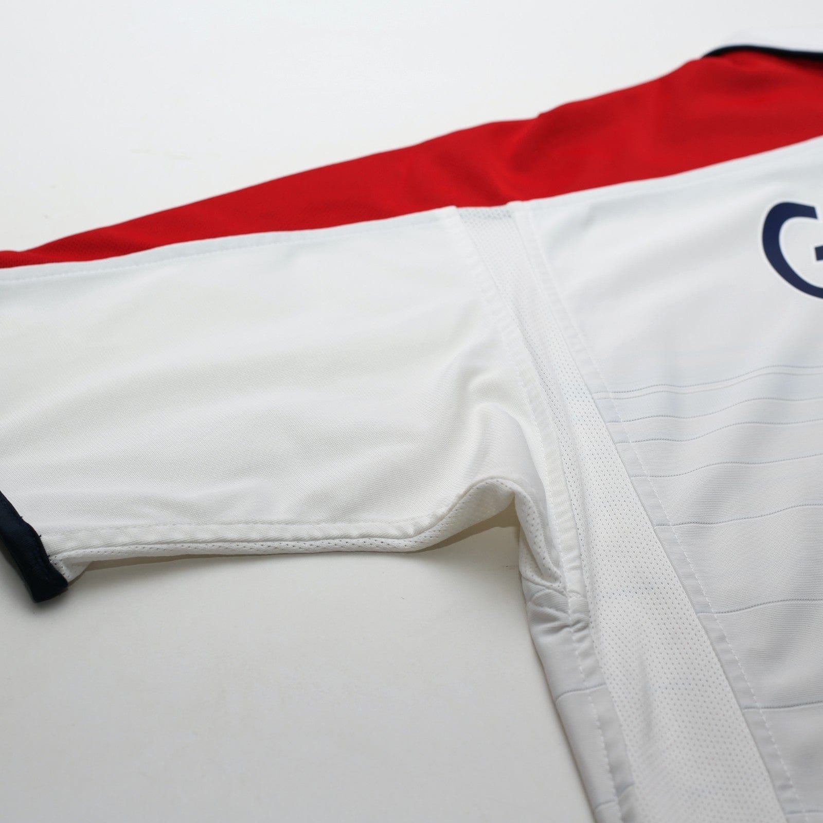 2003/05 Gerrard #4 England Vintage Umbro Home Football Shirt (L) EURO 2004