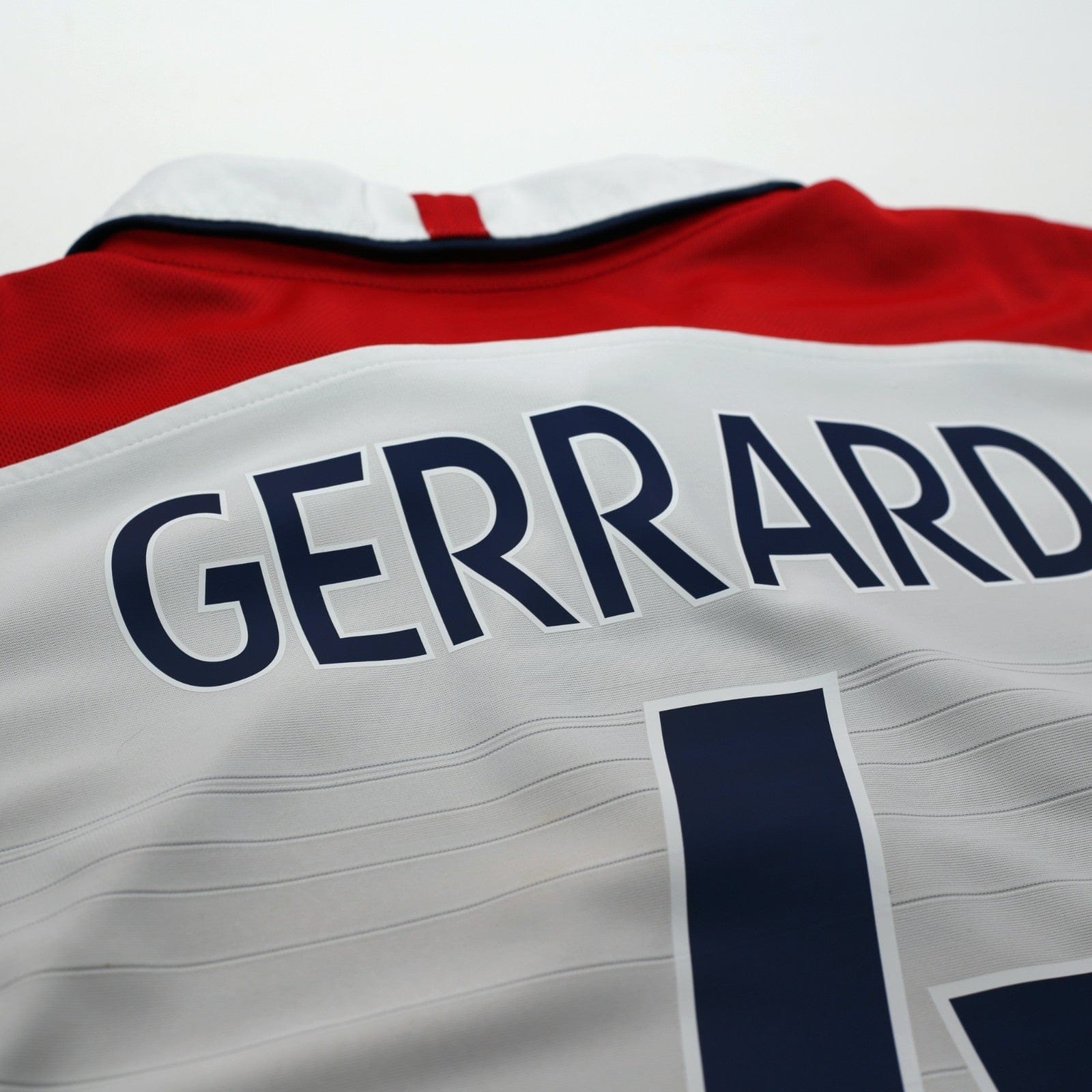 2003/05 Gerrard #4 England Vintage Umbro Home Football Shirt (M) EURO 2004