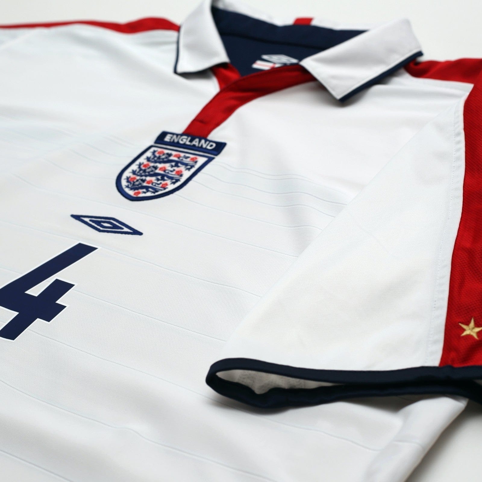 2003/05 Gerrard #4 England Vintage Umbro Home Football Shirt (XL) EURO 2004