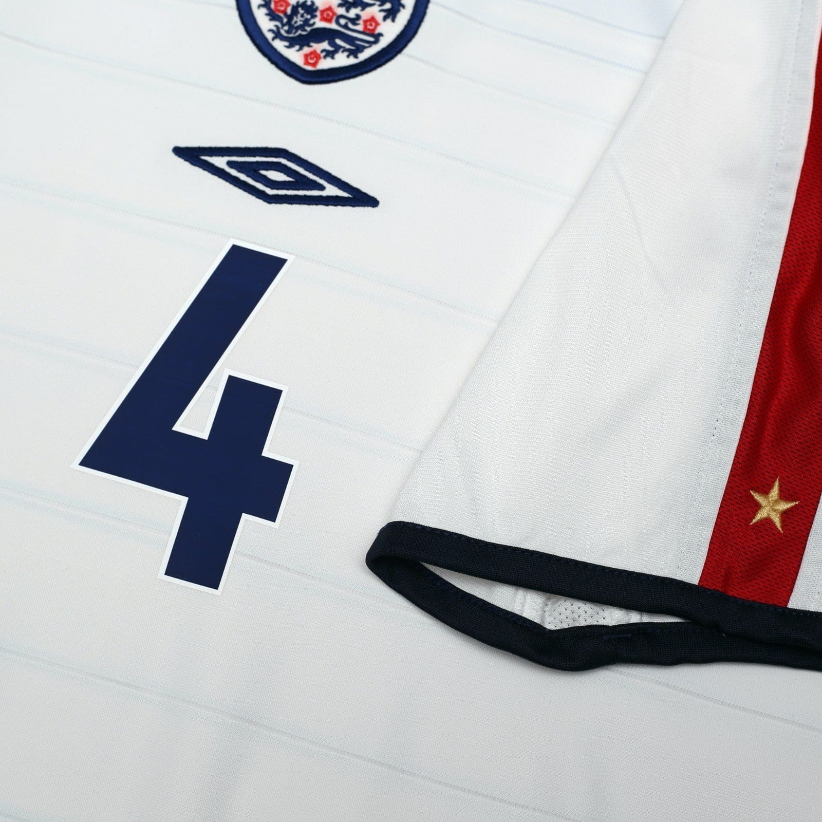 2003/05 Gerrard #4 England Vintage Umbro Home Football Shirt (XL) EURO 2004