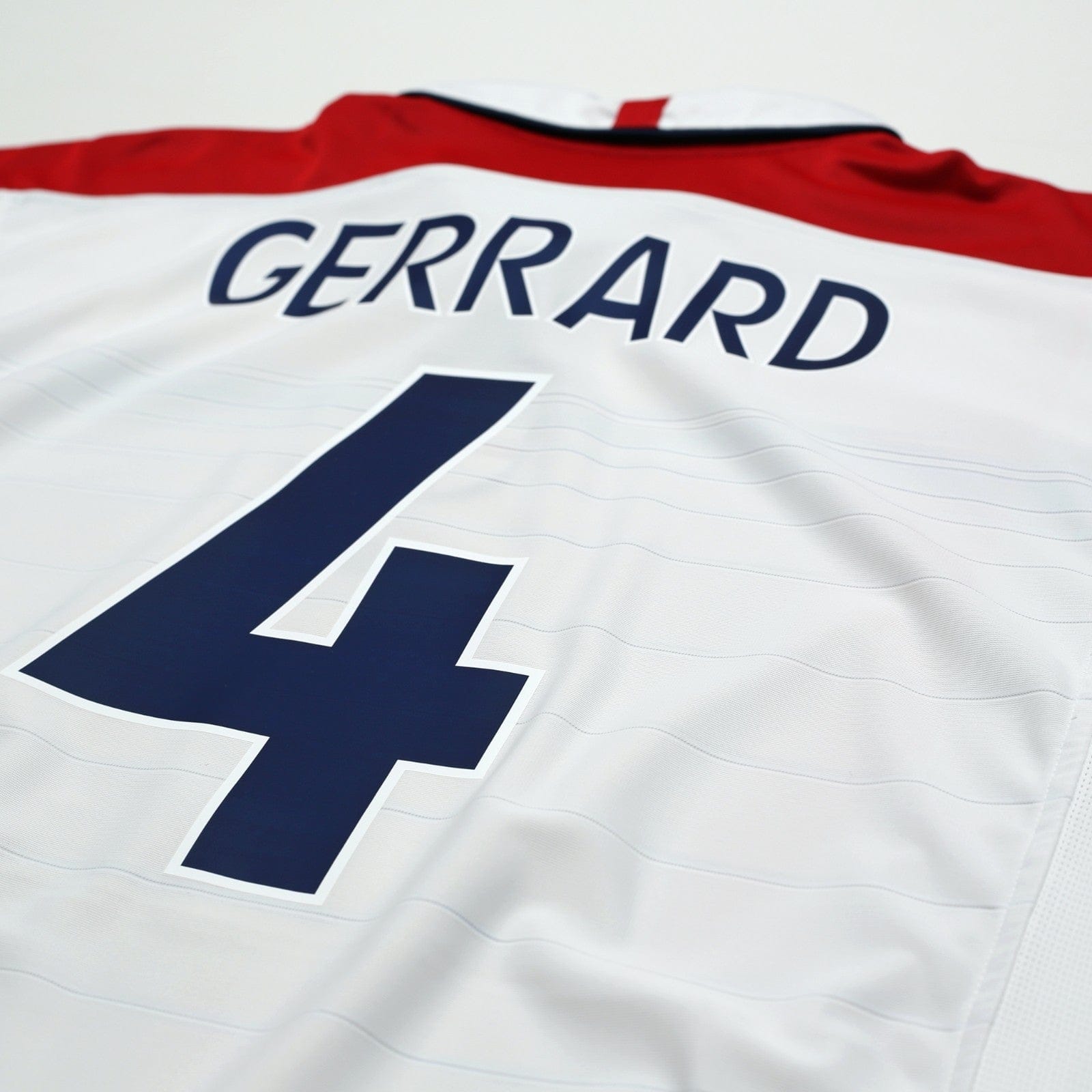 2003/05 Gerrard #4 England Vintage Umbro Home Football Shirt (XL) EURO 2004