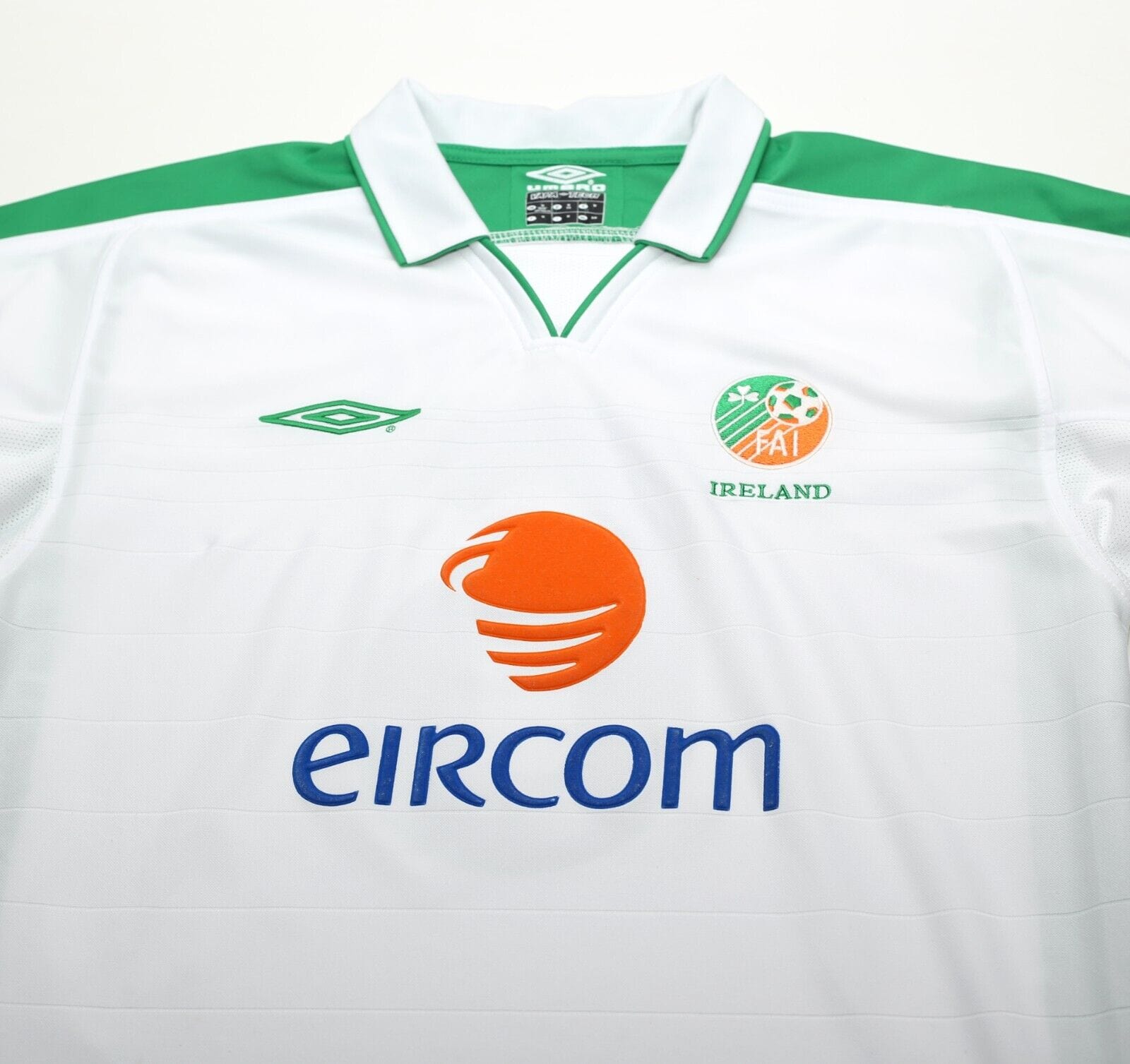 2003/05 KEANE #6 Ireland Vintage Umbro L/S Away Football Shirt (M)