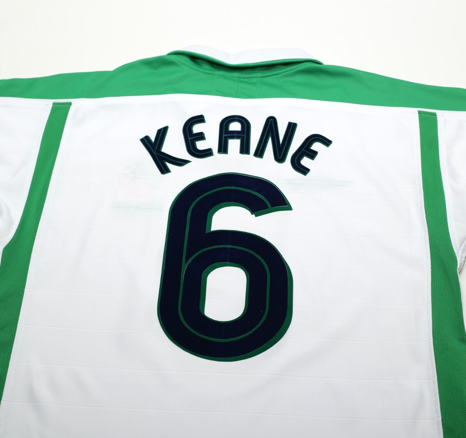 2003/05 KEANE #6 Ireland Vintage Umbro L/S Away Football Shirt (M)