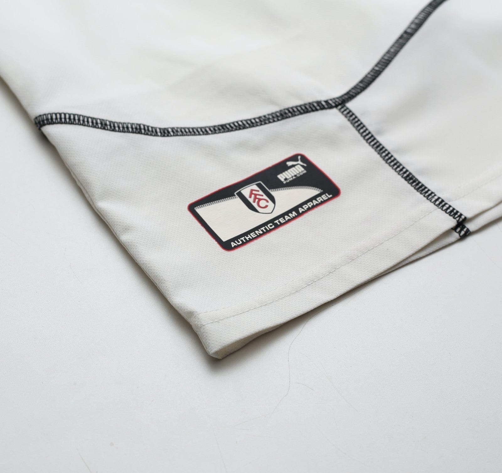 2003/05 SAHA #8 Fulham Vintage PUMA Home Football Shirt (L)