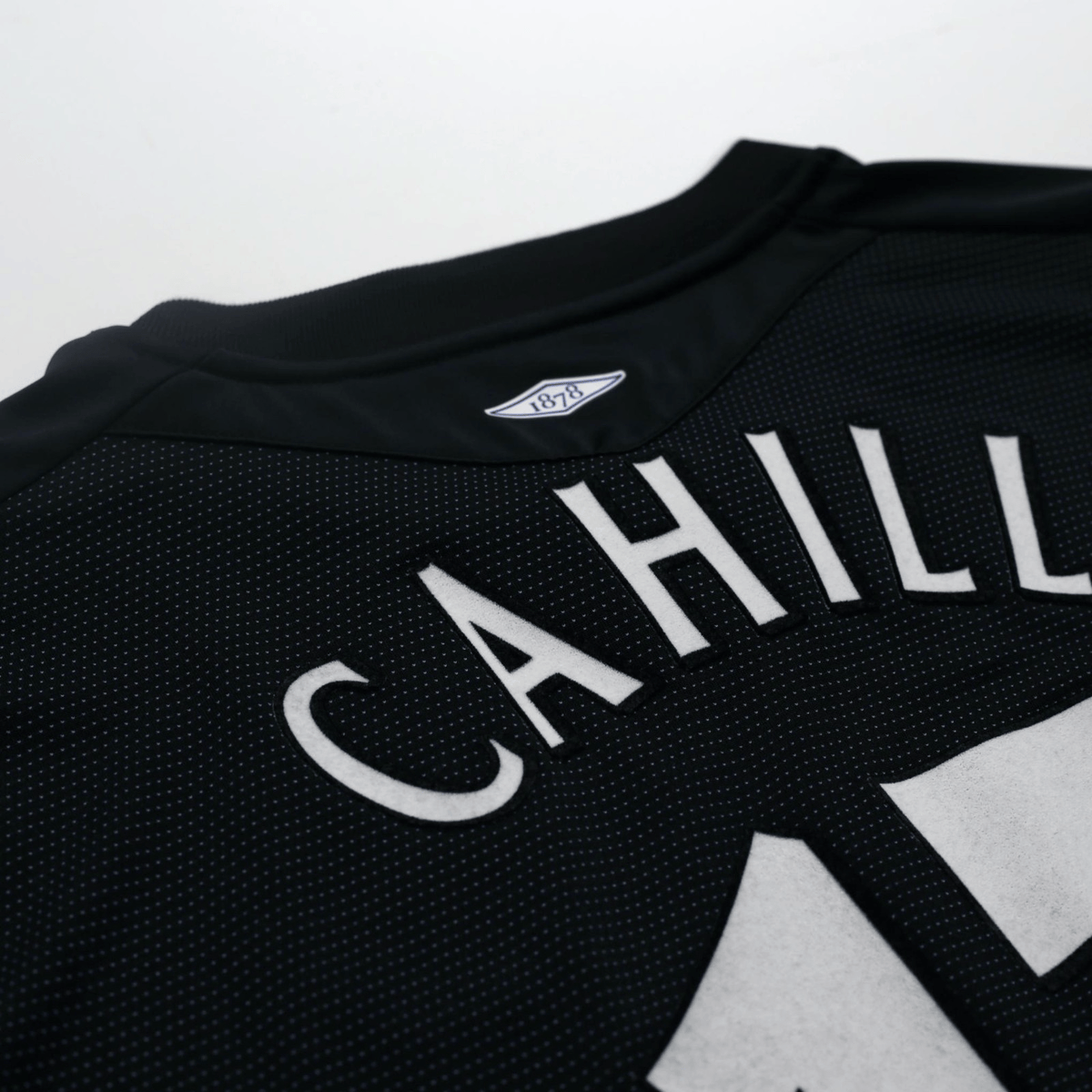 2004/05 Cahill #17 Everton Vintage Umbro Third L/S Football Shirt (XXL)