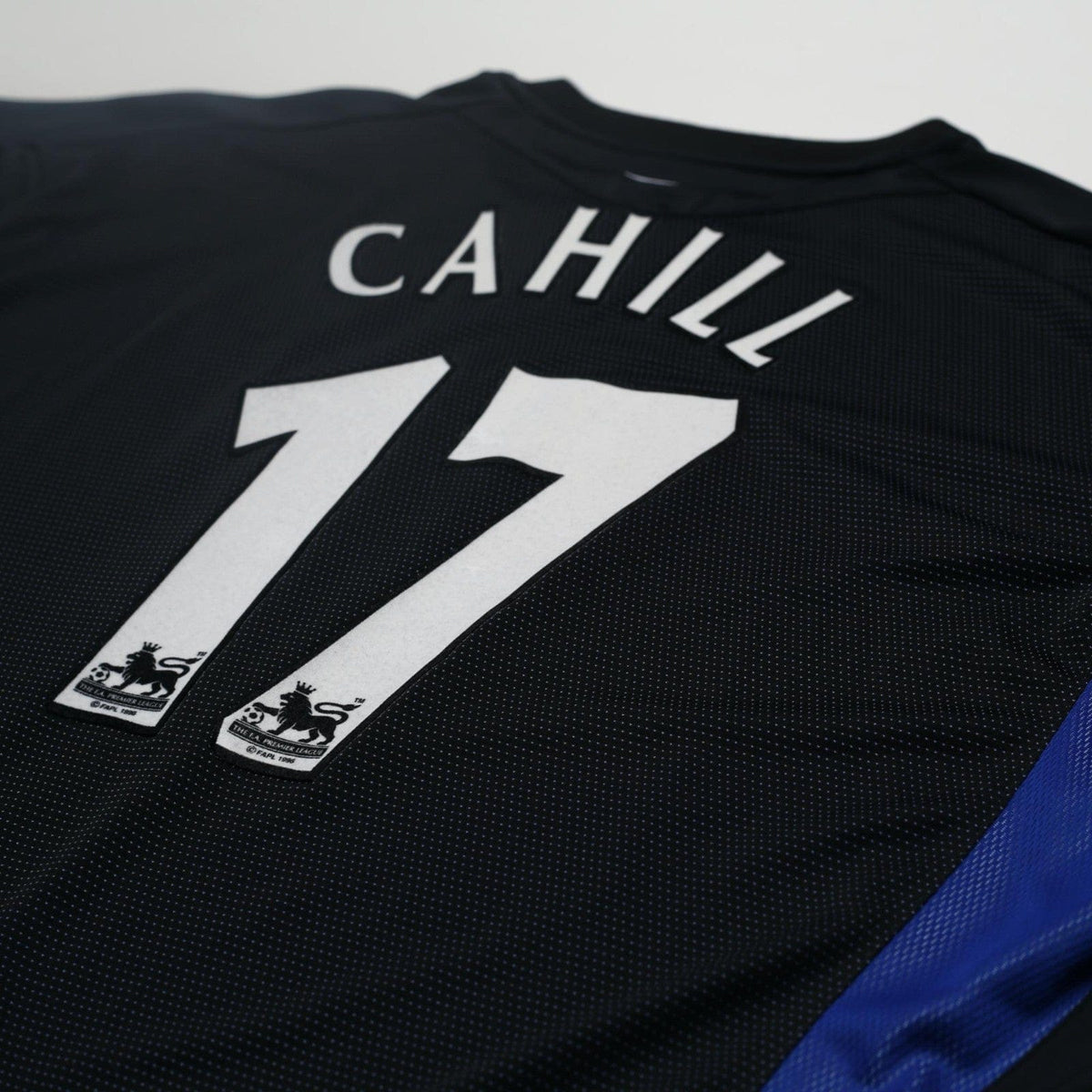 2004/05 Cahill #17 Everton Vintage Umbro Third L/S Football Shirt (XXL)