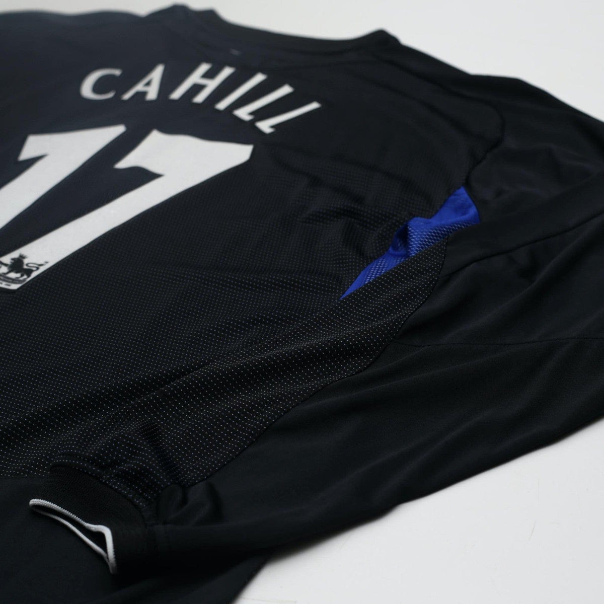 2004/05 Cahill #17 Everton Vintage Umbro Third L/S Football Shirt (XXL)