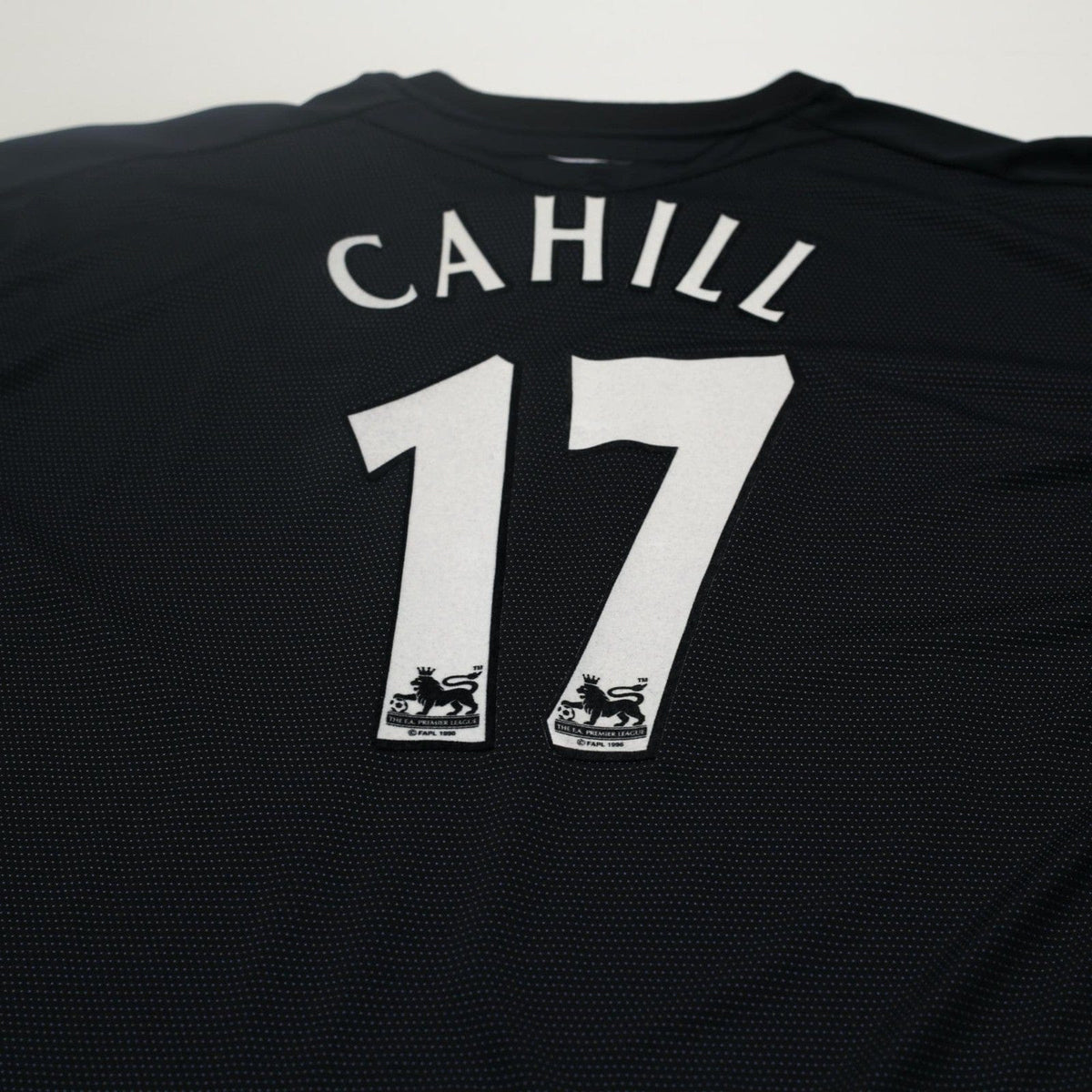 2004/05 Cahill #17 Everton Vintage Umbro Third L/S Football Shirt (XXL)