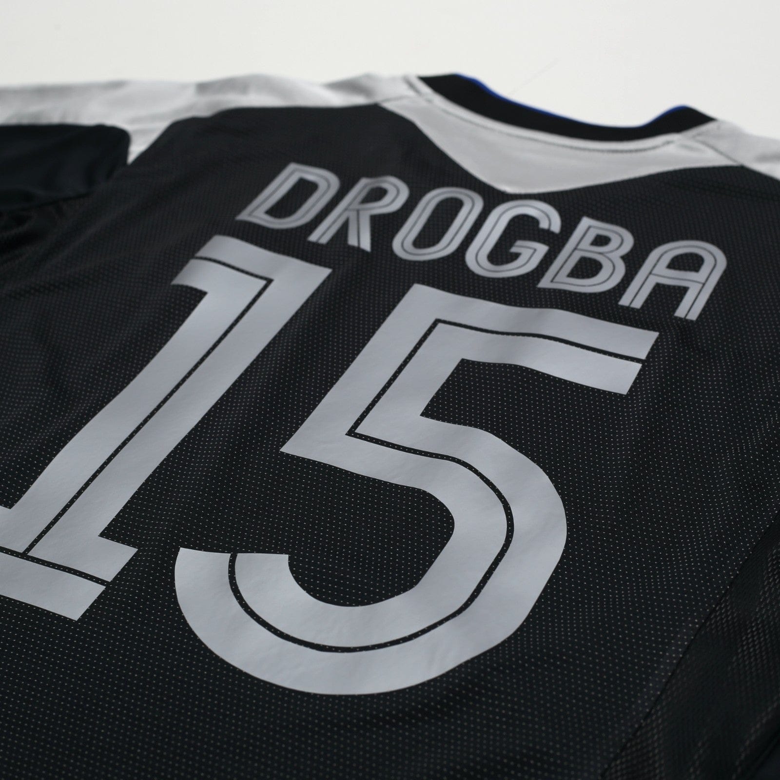 2004/05 Drogba #15 Chelsea Vintage Umbro UCL Away Football Shirt (S)