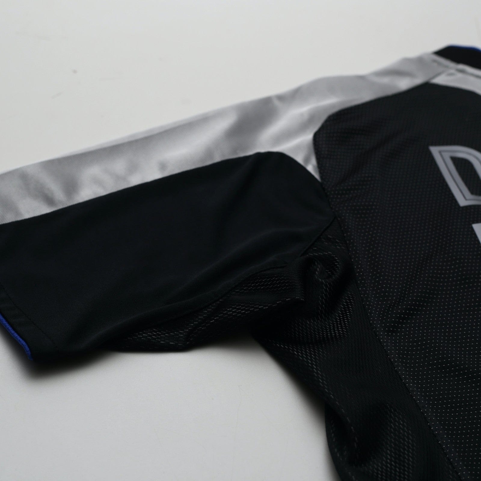 2004/05 Drogba #15 Chelsea Vintage Umbro UCL Away Football Shirt (S)