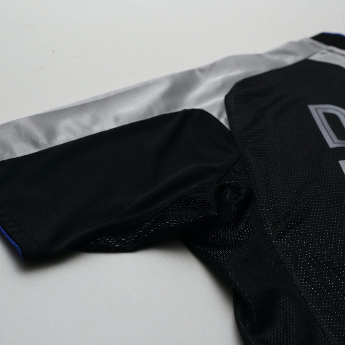 2004/05 Drogba #15 Chelsea Vintage Umbro UCL Away Football Shirt (S)