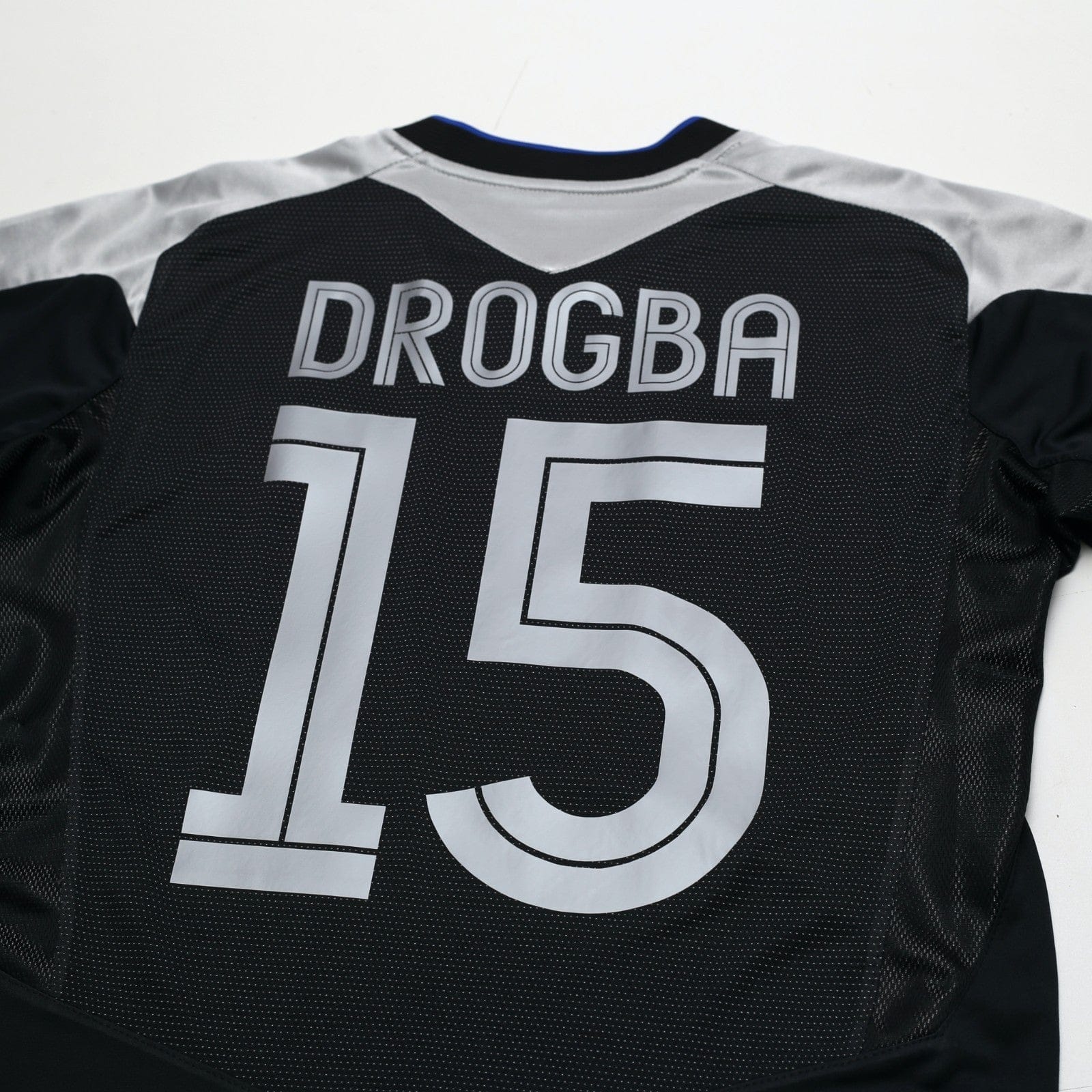 2004/05 Drogba #15 Chelsea Vintage Umbro UCL Away Football Shirt (S)