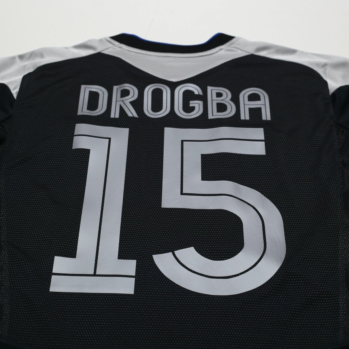 2004/05 Drogba #15 Chelsea Vintage Umbro UCL Away Football Shirt (S)