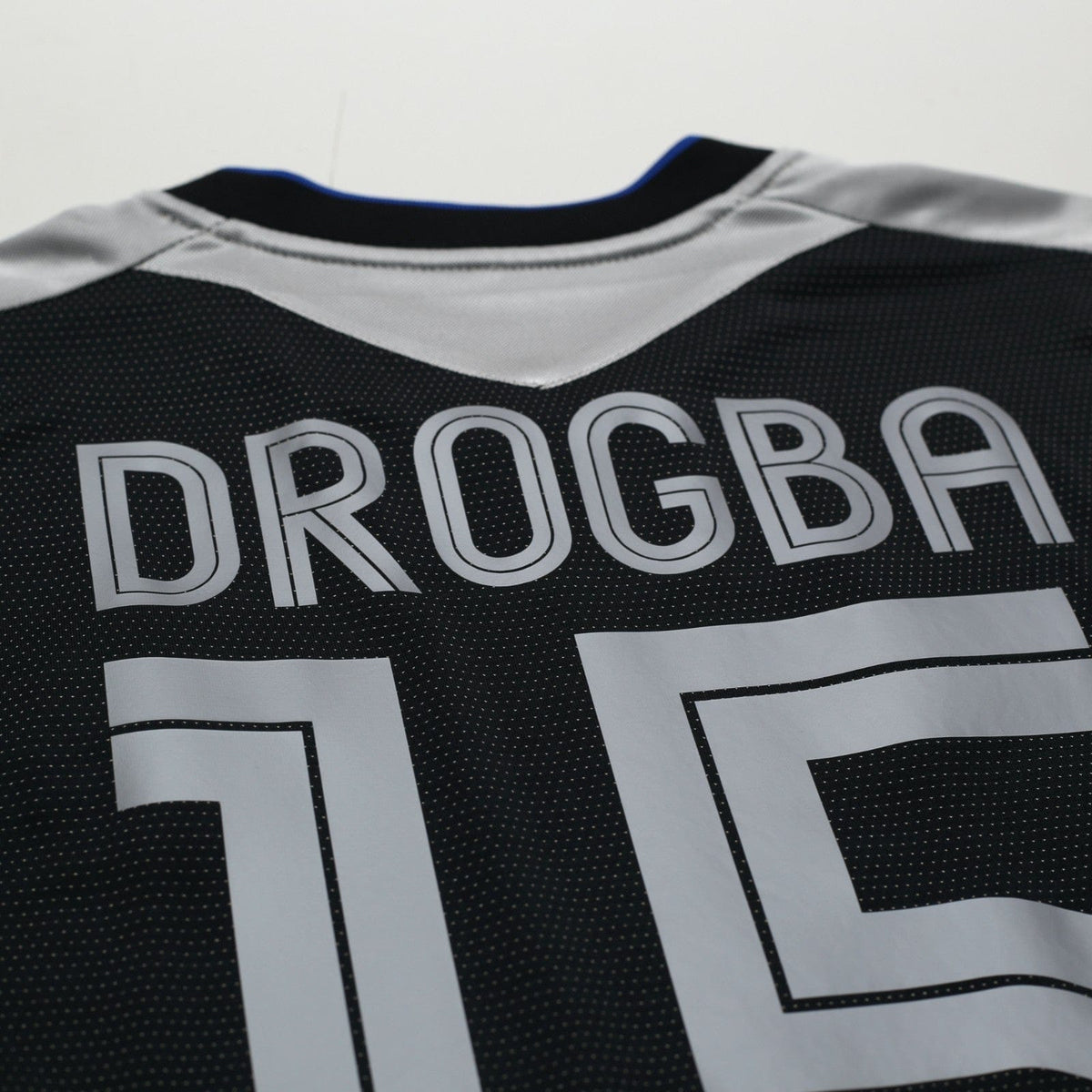 2004/05 Drogba #15 Chelsea Vintage Umbro UCL Away Football Shirt (S)
