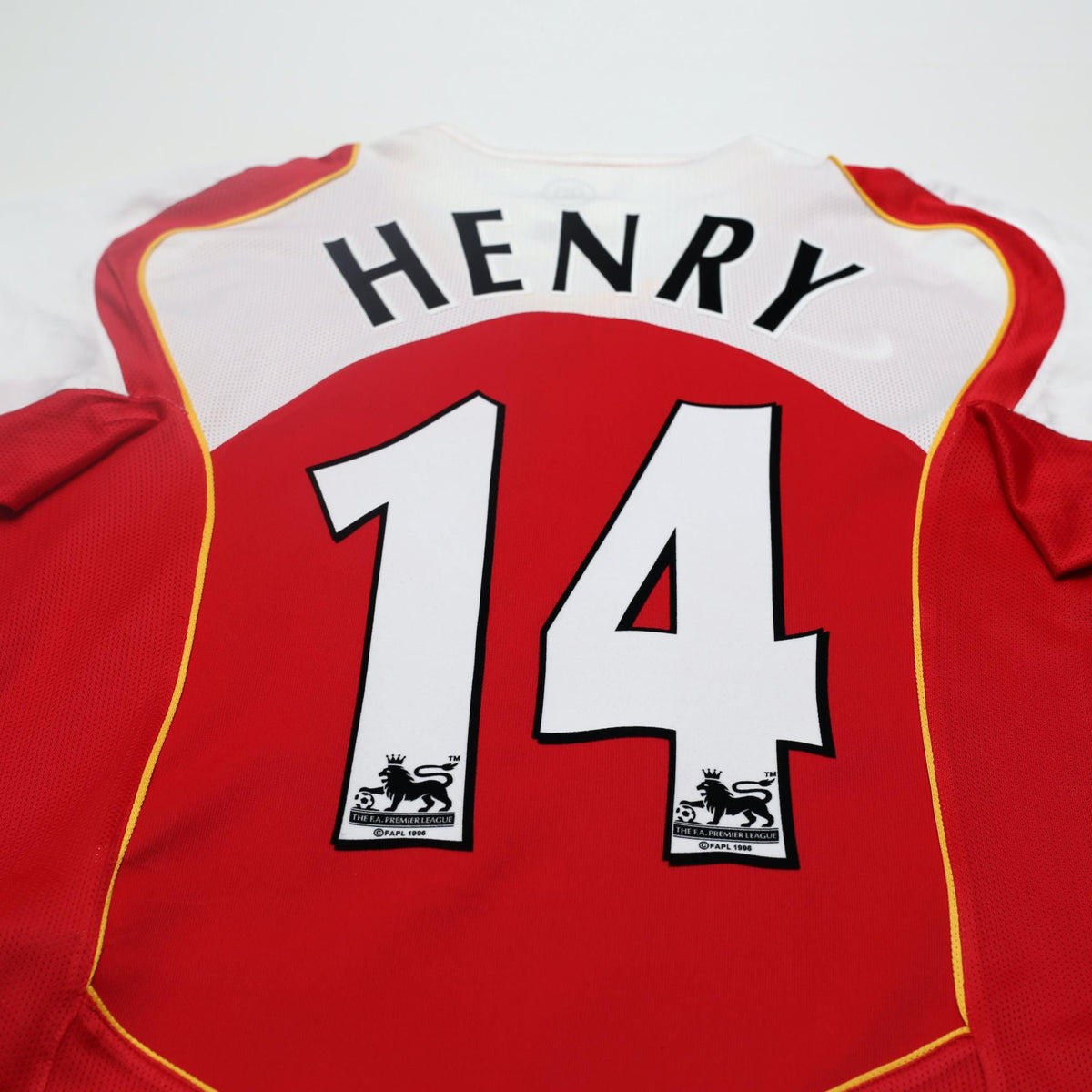 2004/05 Henry #14 Arsenal Vintage Nike Home Football Shirt (S)