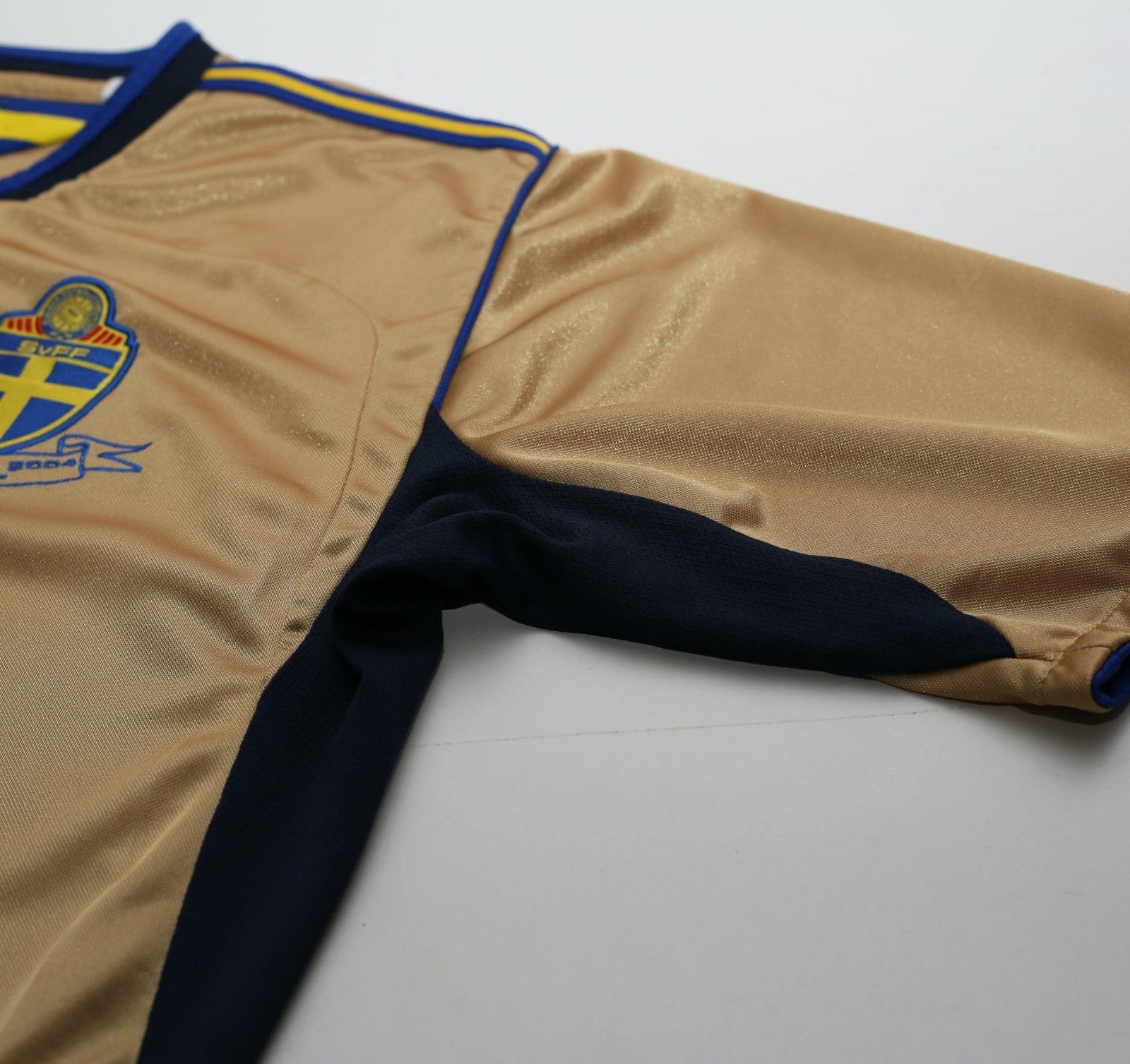 2004/05 IBRAHIMOVIC #10 Sweden Vintage Umbro Centenary Football Shirt (M/L)