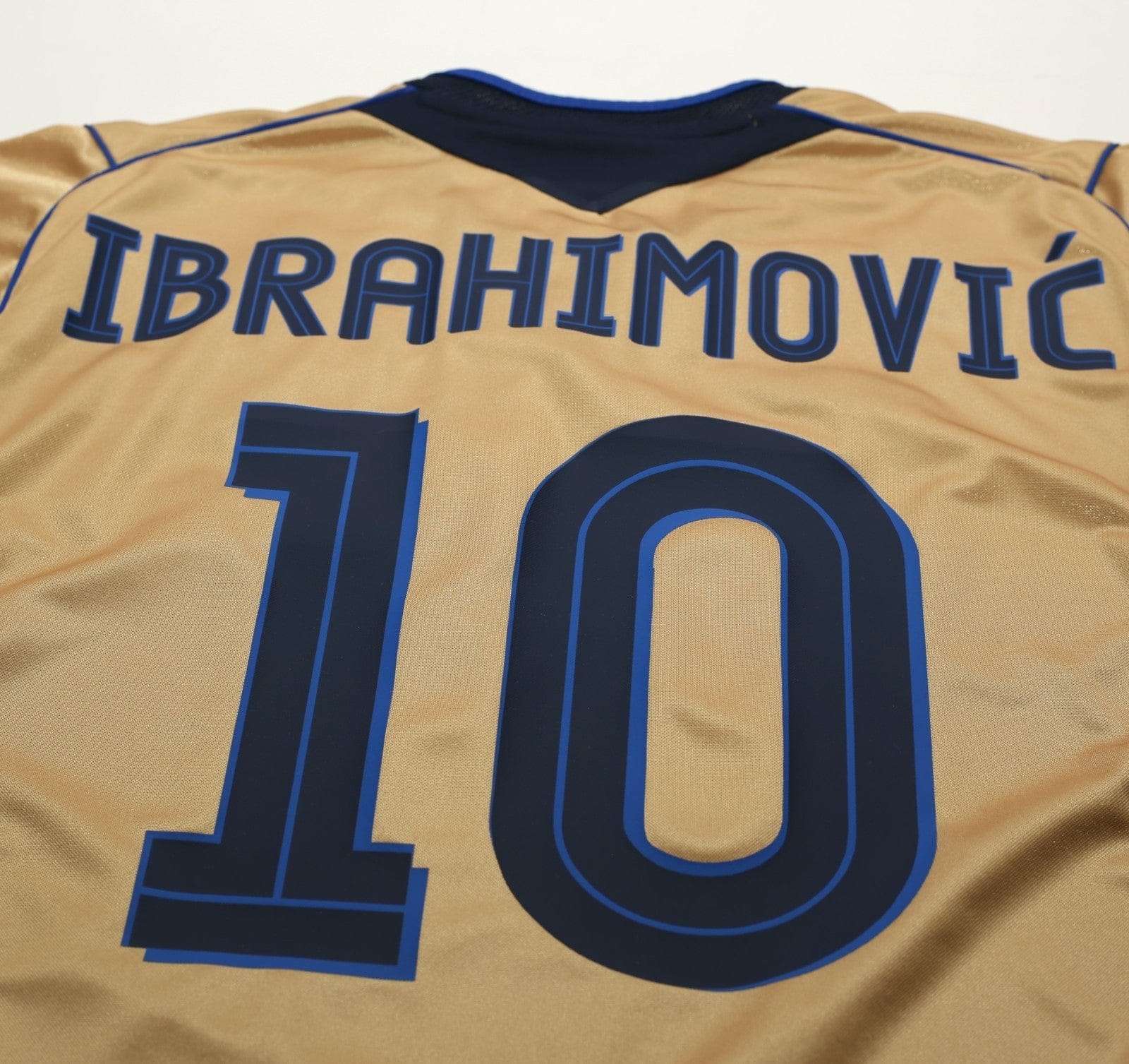 2004/05 IBRAHIMOVIC #10 Sweden Vintage Umbro Centenary Football Shirt (M/L)