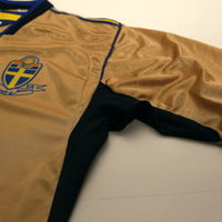 2004/05 Ibrahimovic #10 Sweden Vintage Umbro Centenary Football Shirt (M/L)