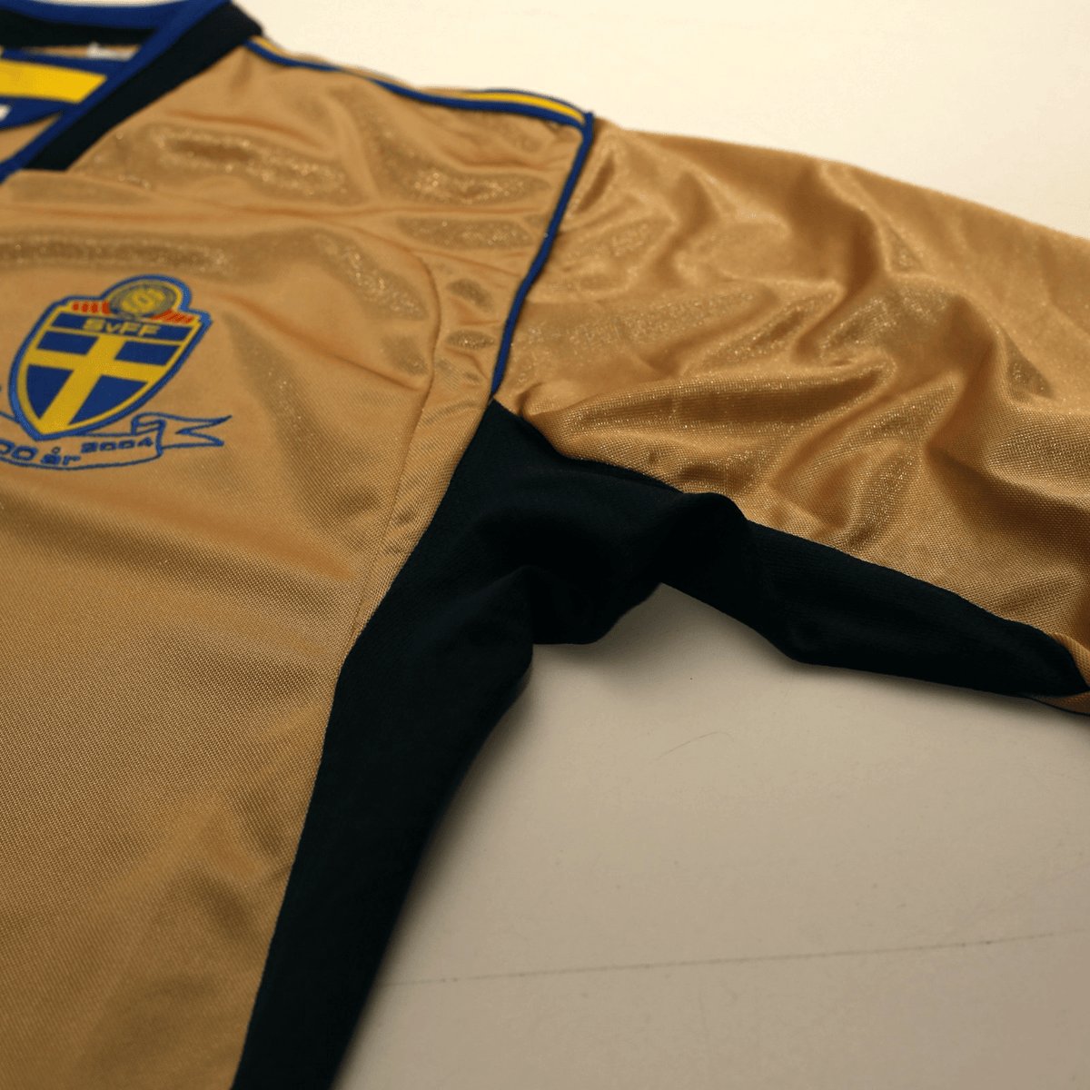 2004/05 Ibrahimovic #10 Sweden Vintage Umbro Centenary Football Shirt (M/L)
