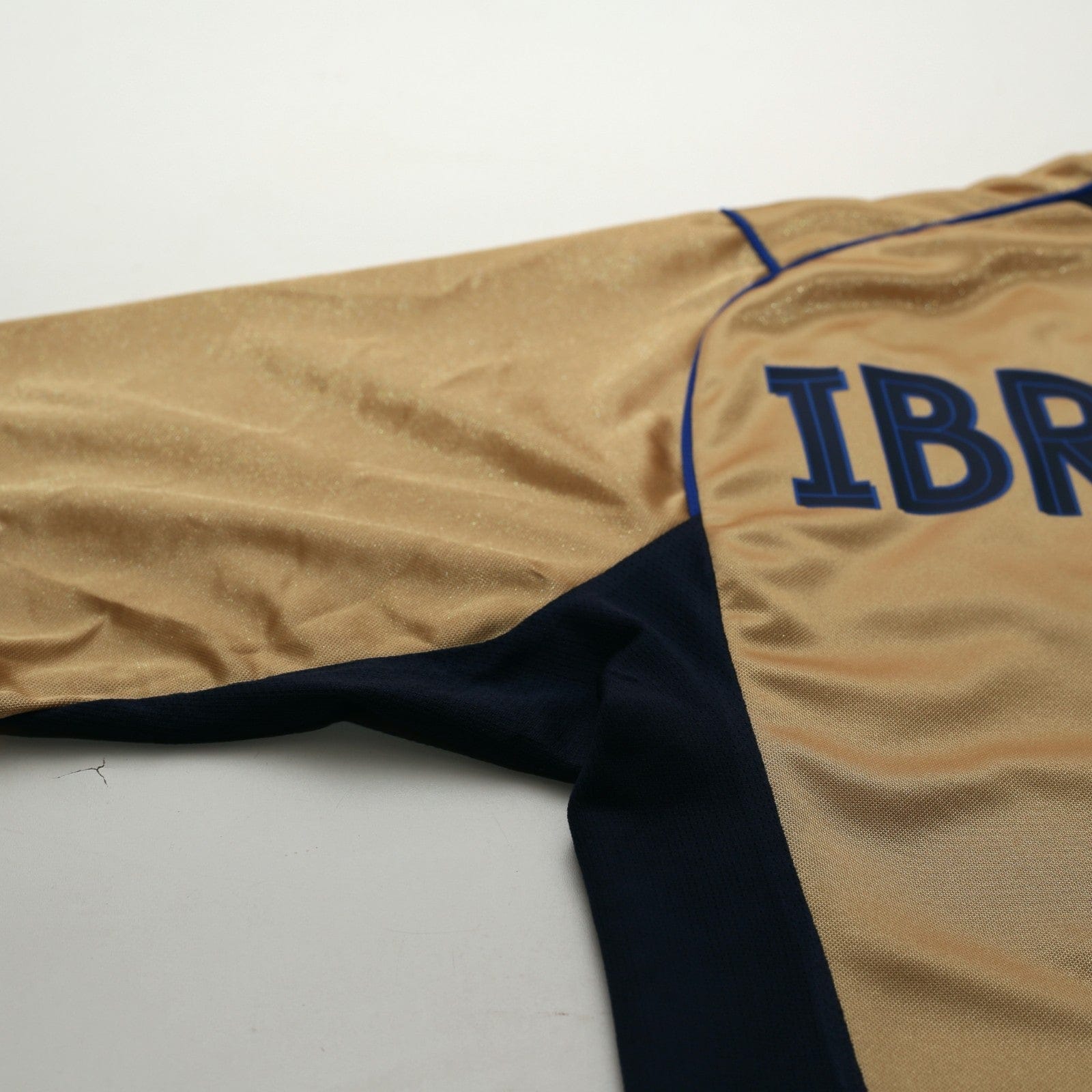2004/05 Ibrahimovic #10 Sweden Vintage Umbro Centenary Football Shirt (M/L)