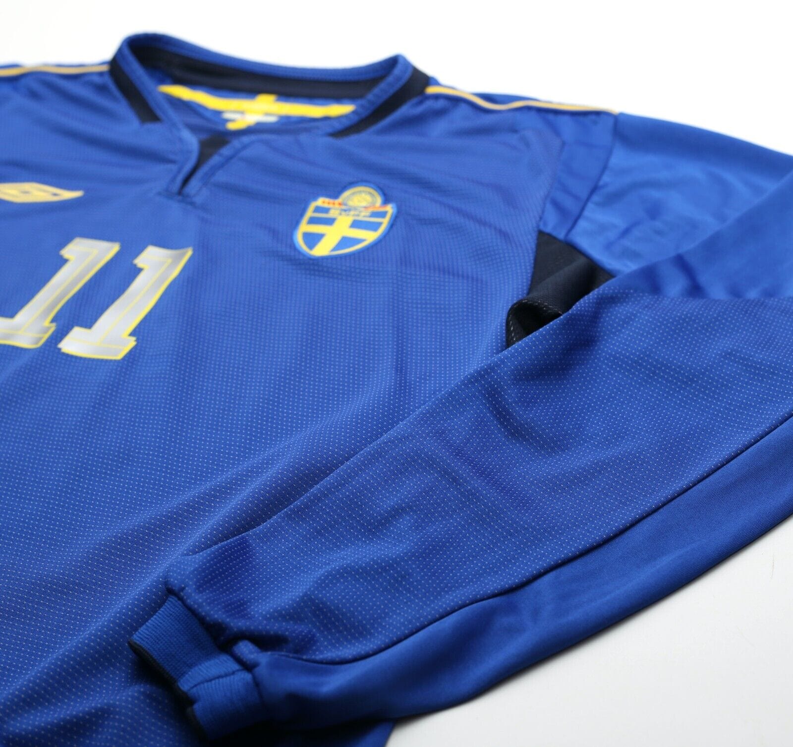 2004/05 LARSSON #11 Sweden Vintage Umbro L/S Away Football Shirt (M)