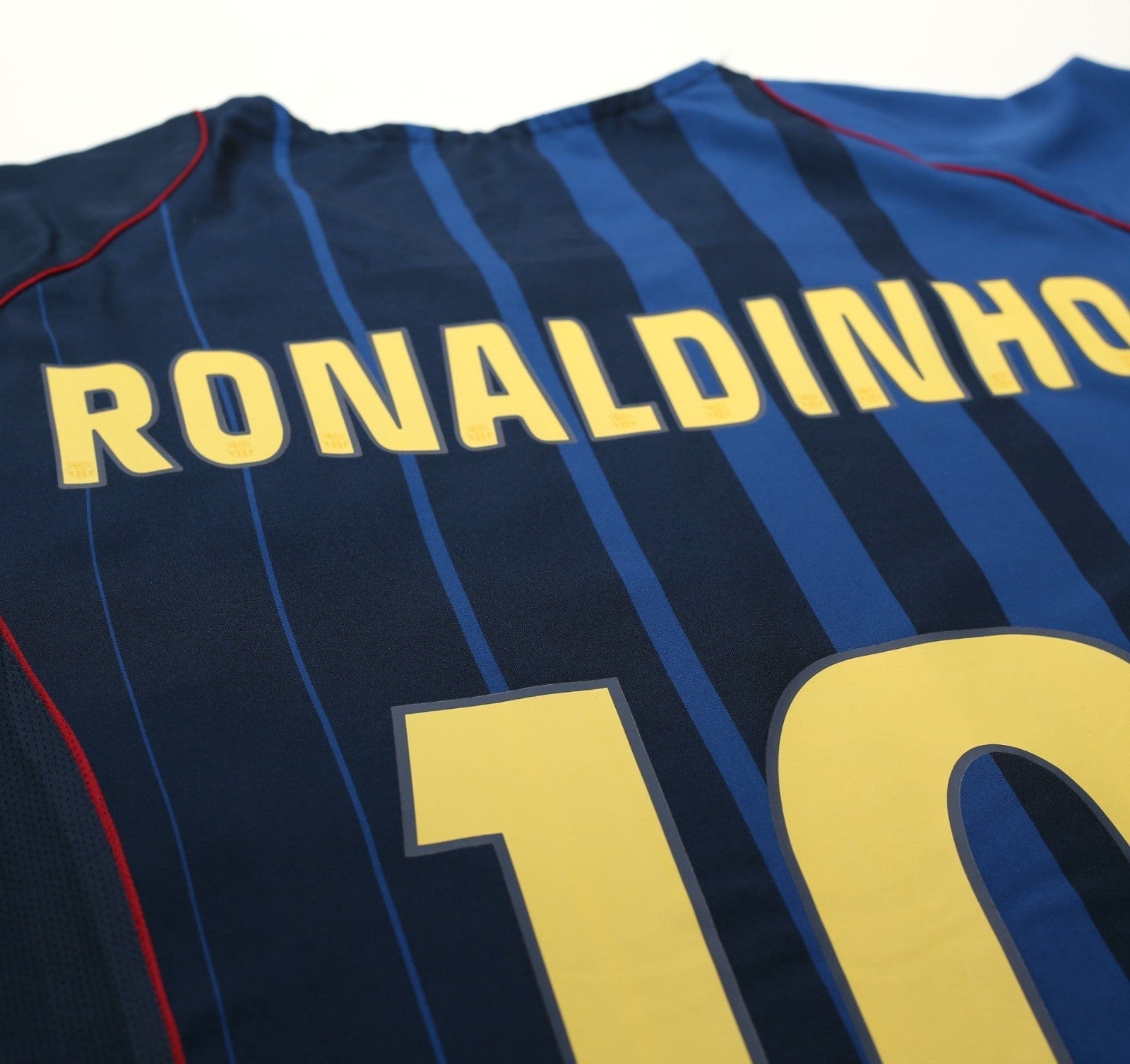 2004/05 RONALDINHO #10 Barcelona Vintage Nike Away Football Shirt (XXL)