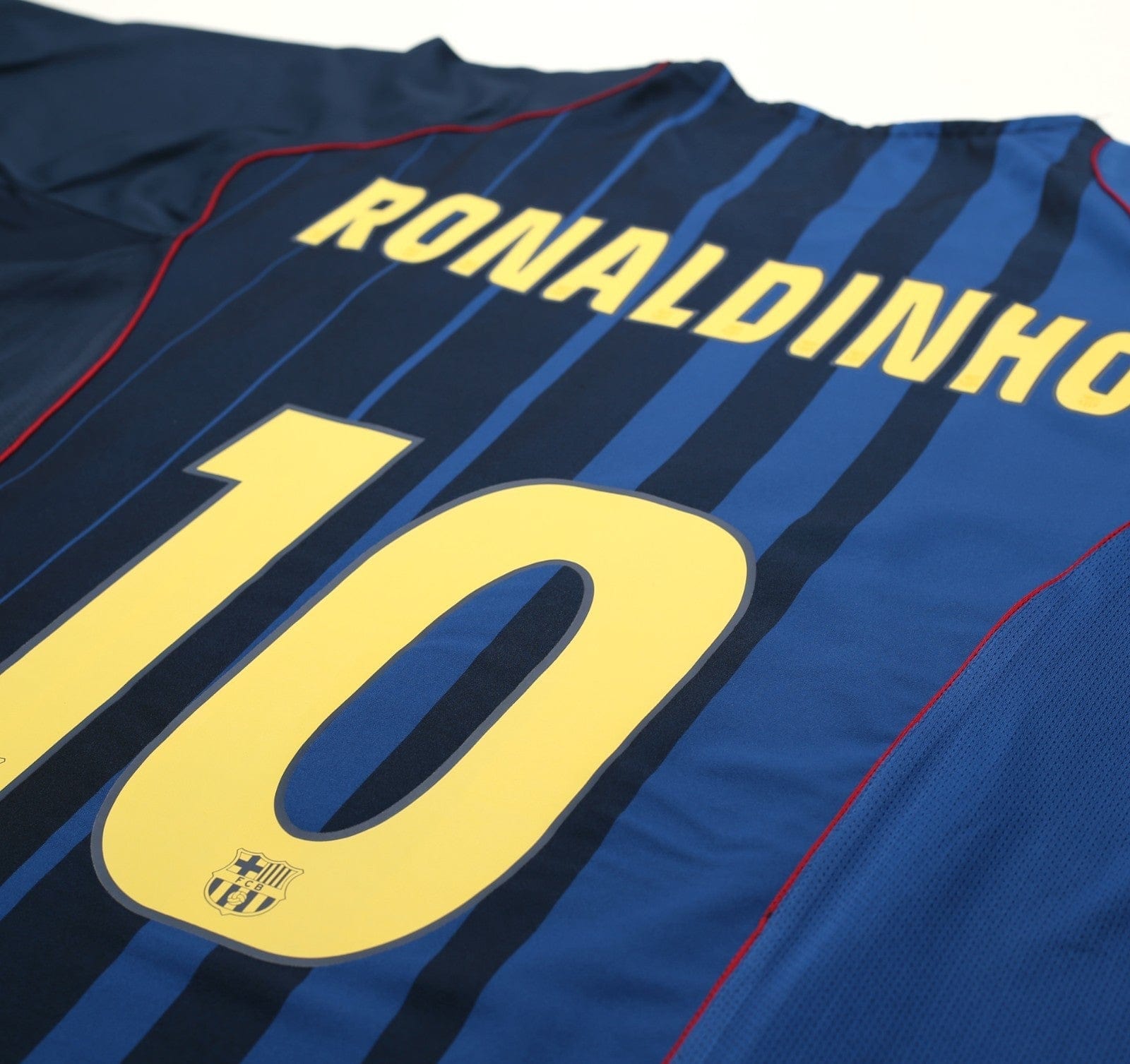2004/05 RONALDINHO #10 Barcelona Vintage Nike Away Football Shirt (XXL)