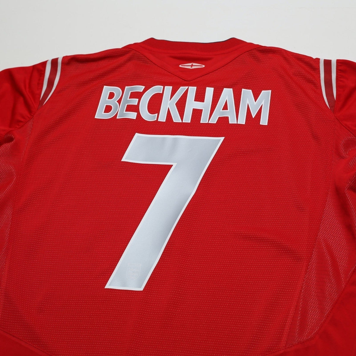 2004/06 Beckham #7 England Vintage Umbro Away Football Shirt (L) EURO 2004