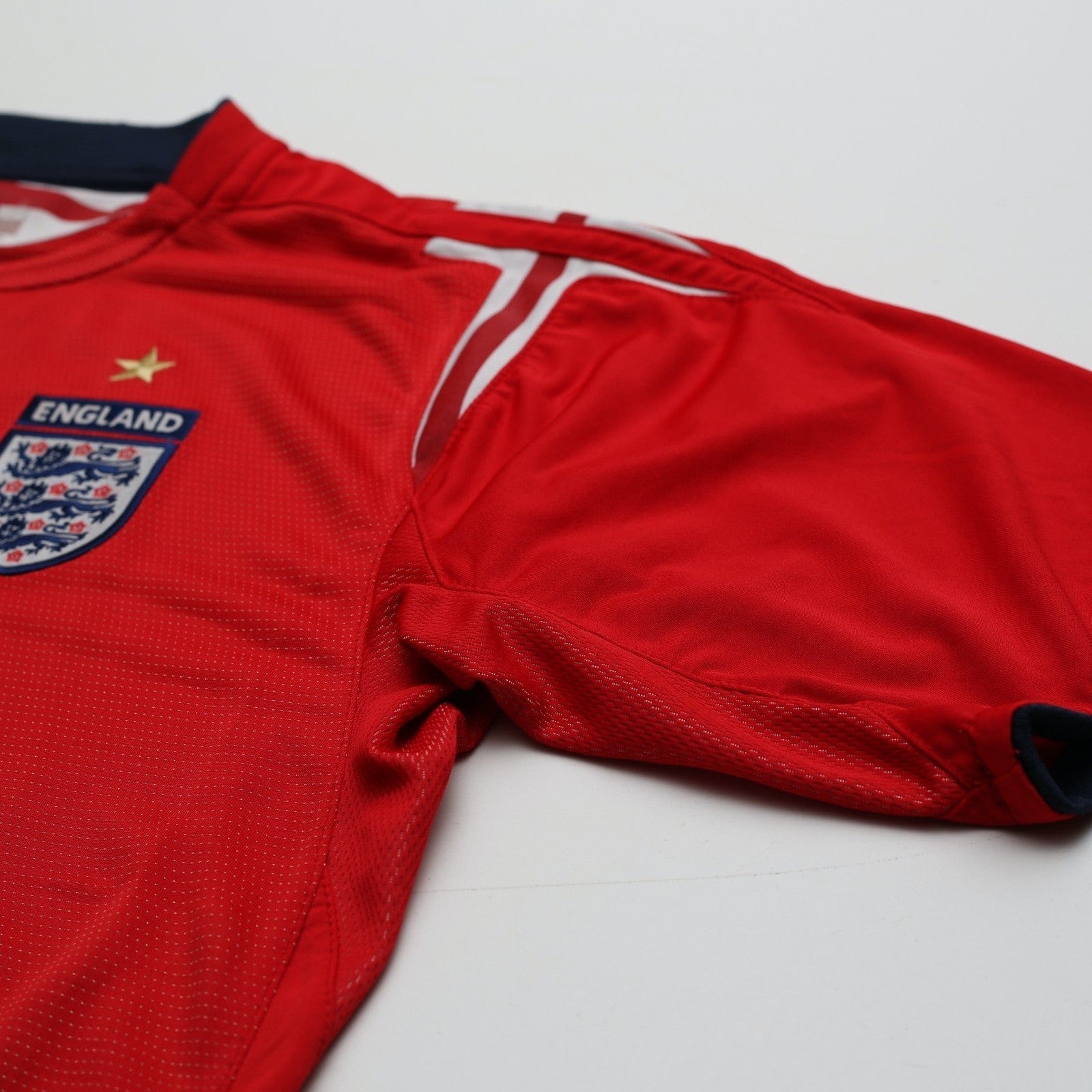 2004/06 Beckham #7 England Vintage Umbro Away Football Shirt (L) EURO 2004