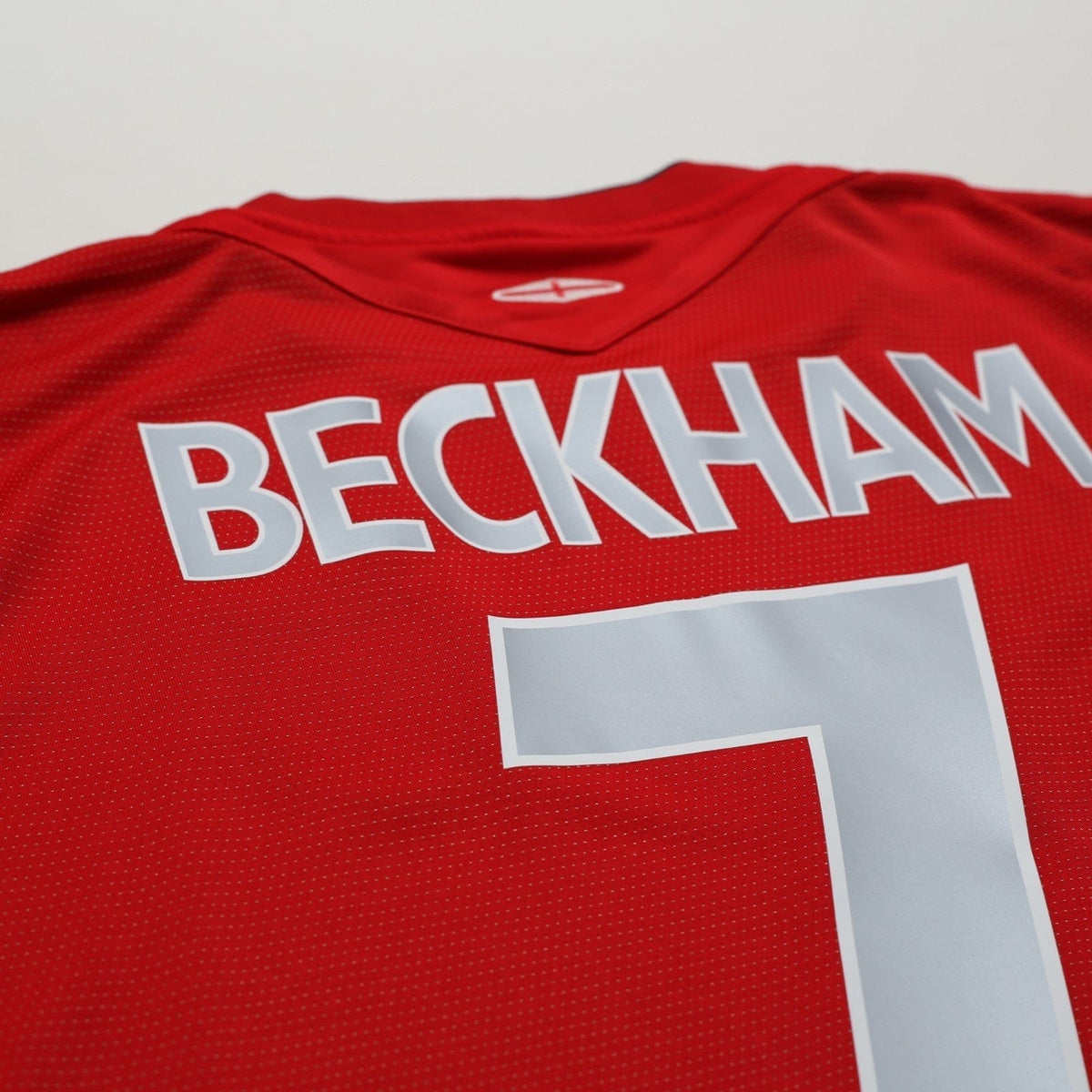 2004/06 Beckham #7 England Vintage Umbro Away Football Shirt (L) EURO 2004