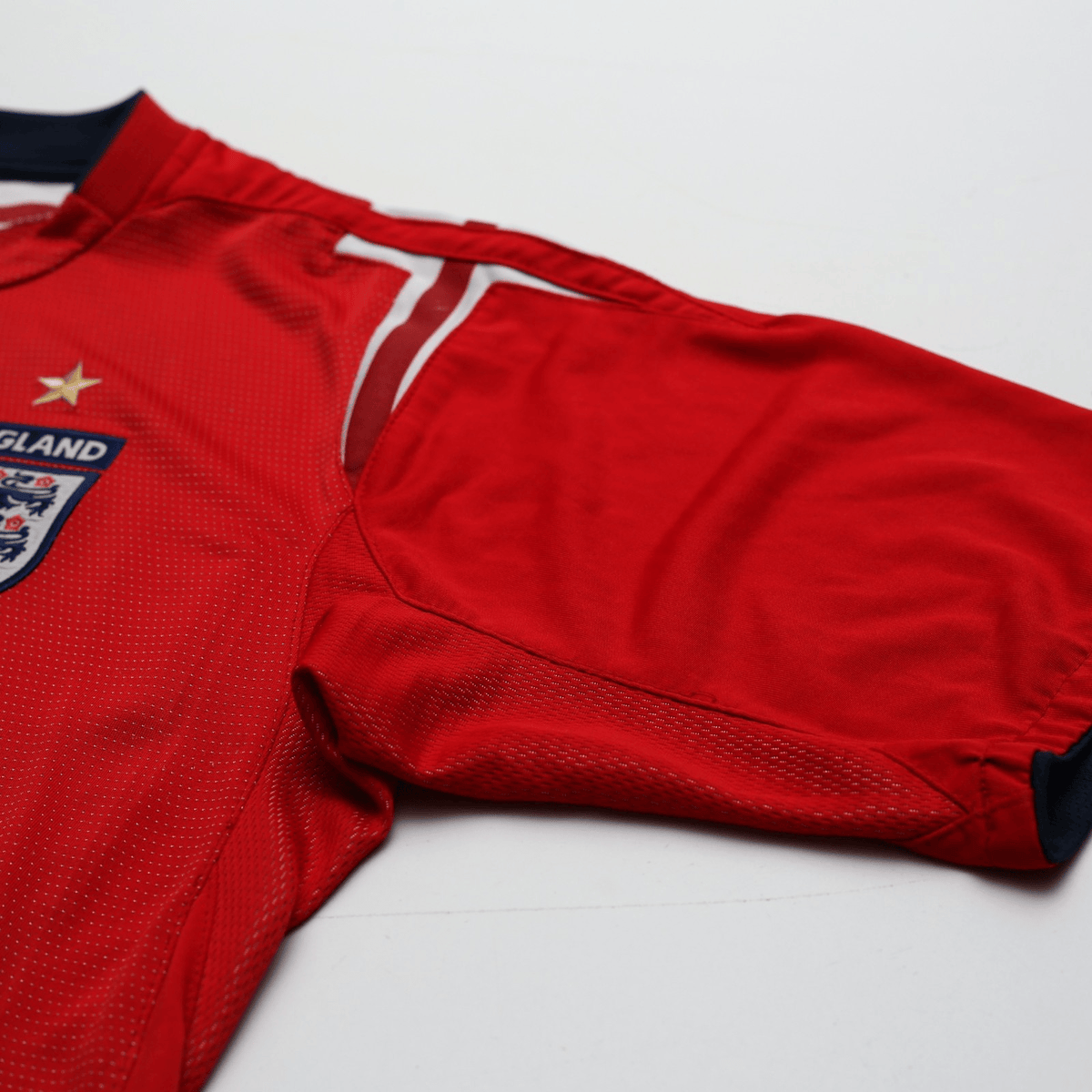 2004/06 Beckham #7 England Vintage Umbro Away Football Shirt (M) EURO 2004