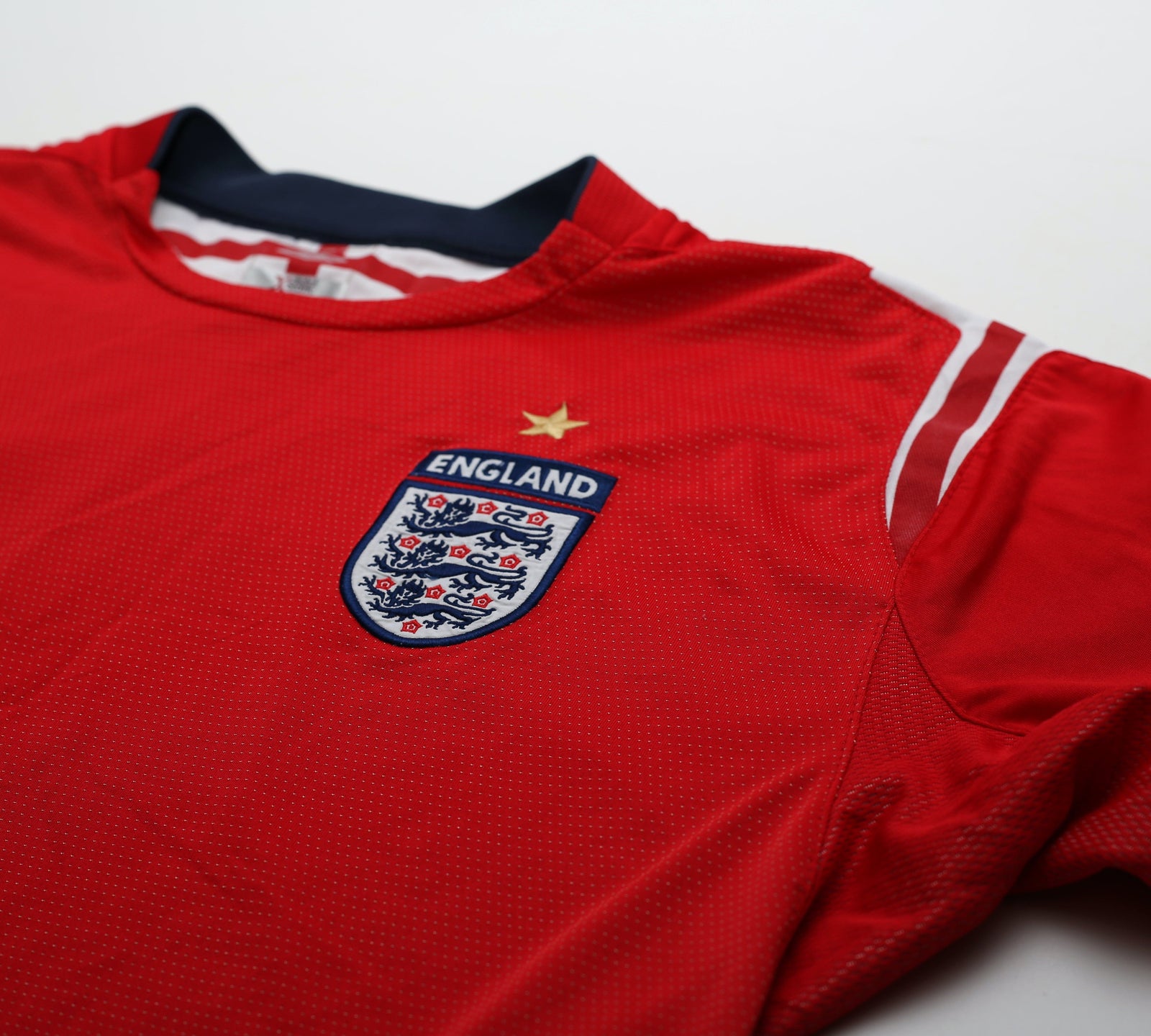 2004/06 ENGLAND Vintage Umbro Away Football Shirt (L)