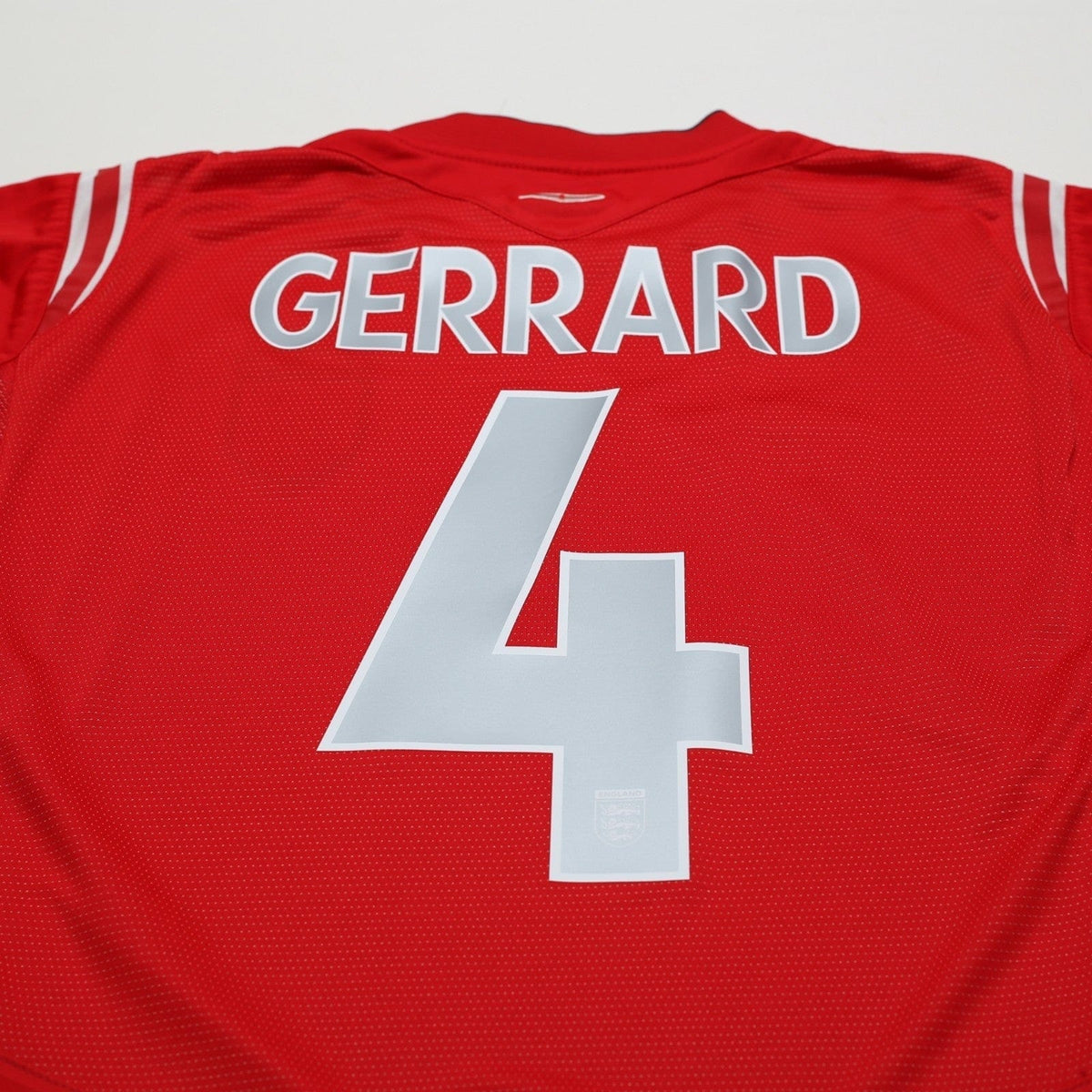 2004/06 Gerrard #4 England Vintage Umbro Away Football Shirt (L) EURO 2004