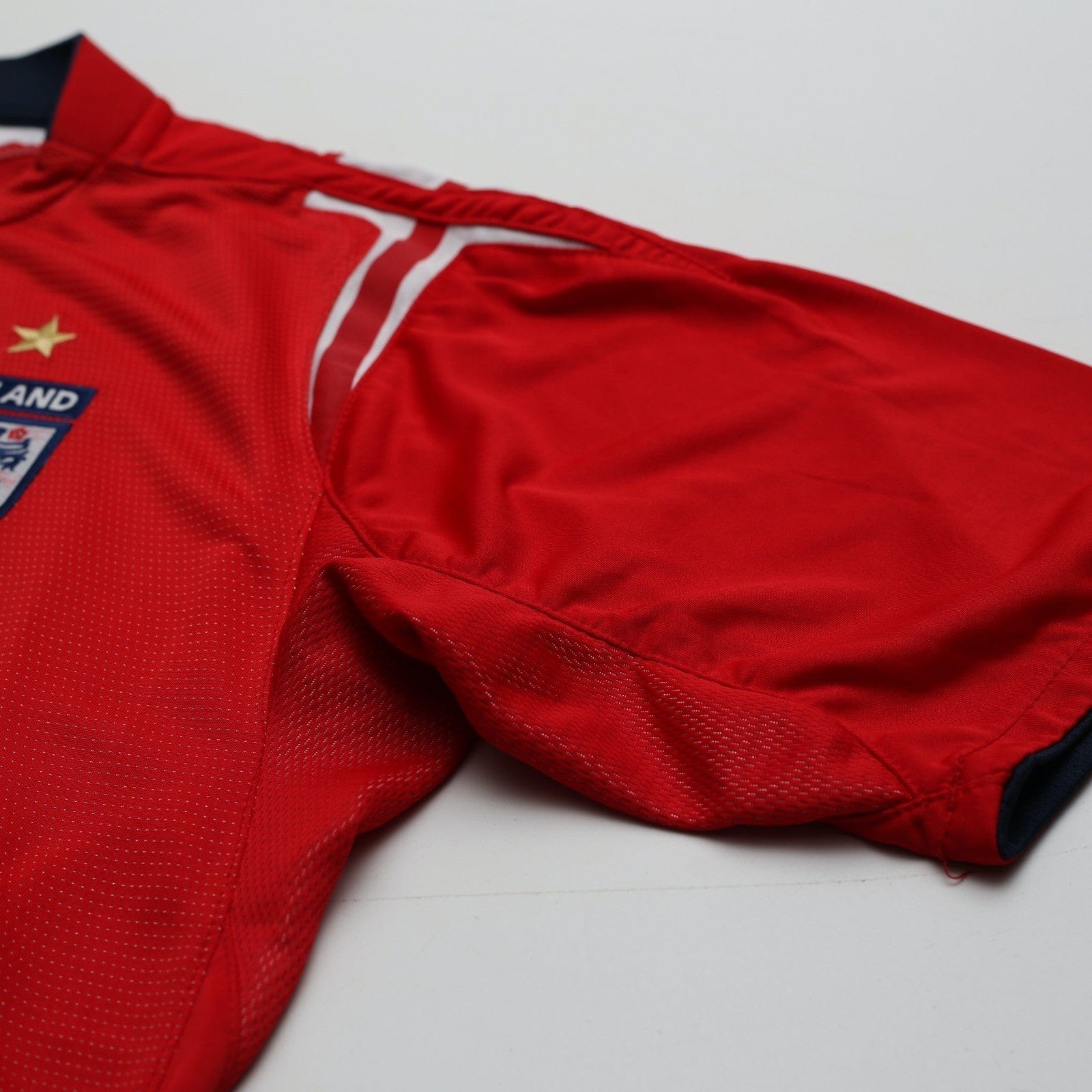 2004/06 Gerrard #4 England Vintage Umbro Away Football Shirt (L) EURO 2004