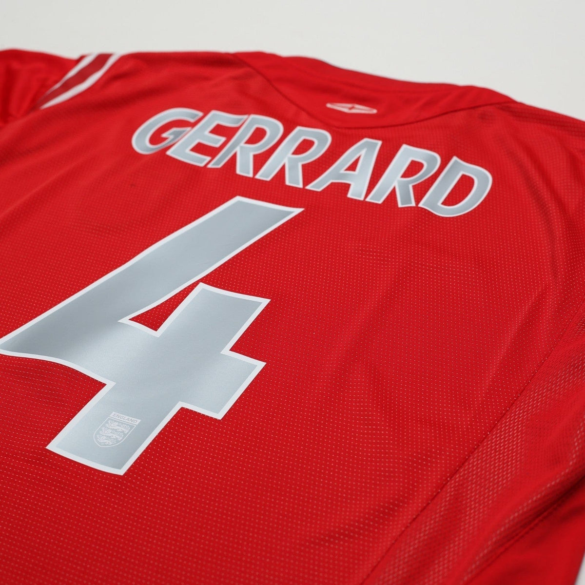 2004/06 Gerrard #4 England Vintage Umbro Away Football Shirt (L) EURO 2004