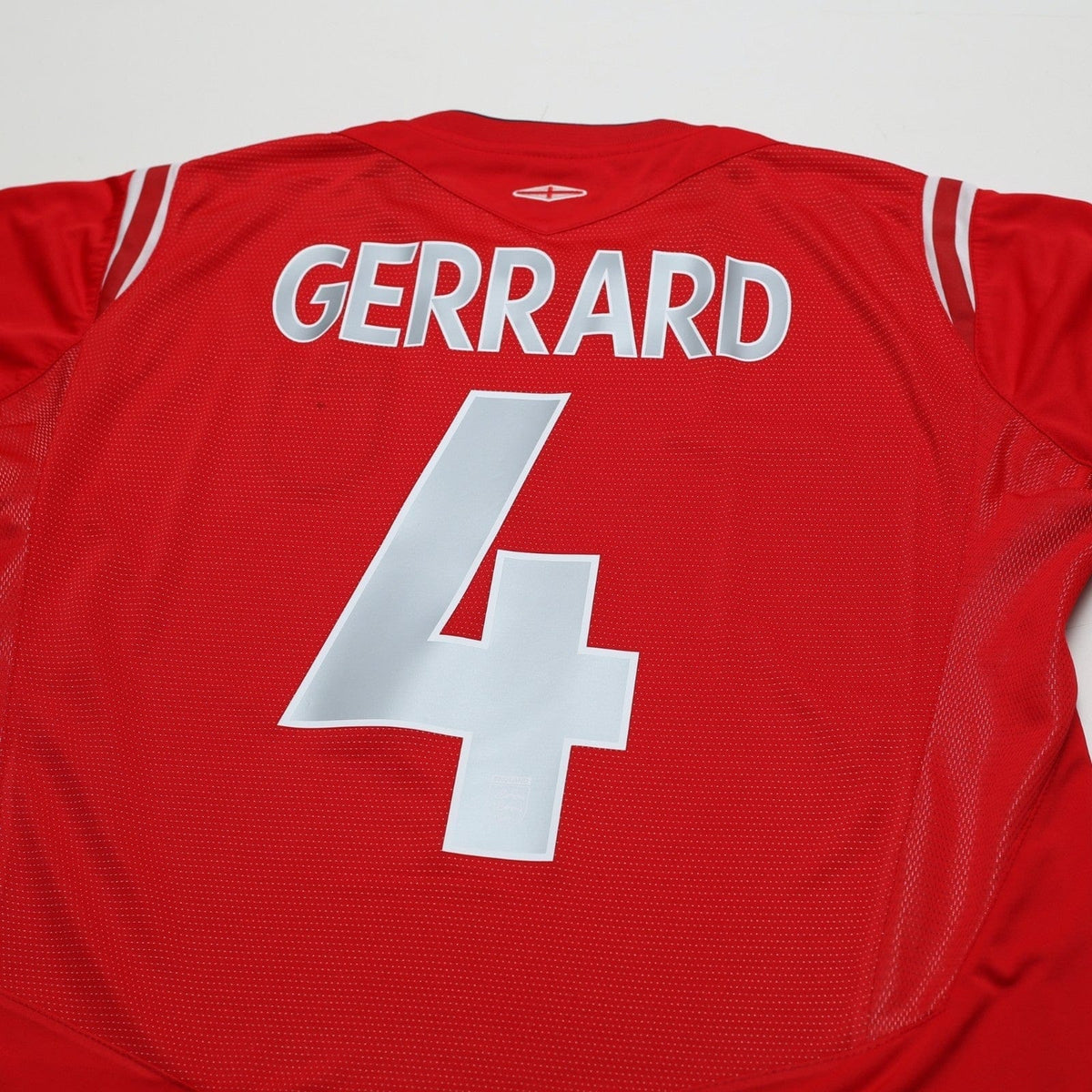 2004/06 Gerrard #4 England Vintage Umbro Away Football Shirt (L) EURO 2004