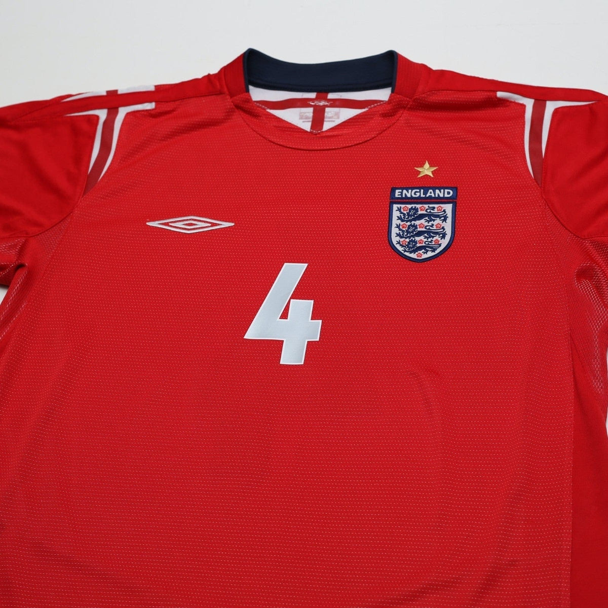 2004/06 Gerrard #4 England Vintage Umbro Away Football Shirt (M) EURO 2004