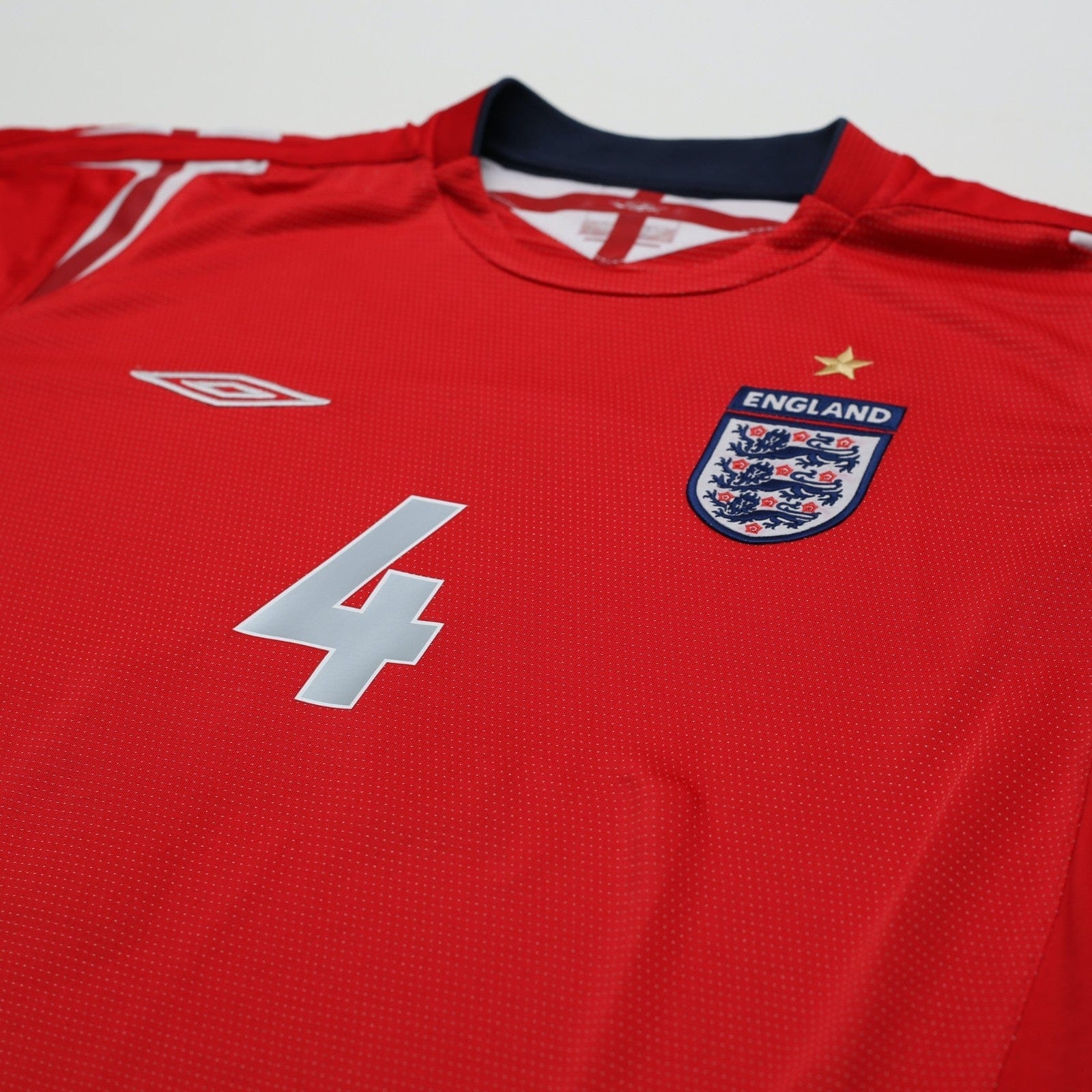 2004/06 Gerrard #4 England Vintage Umbro Away Football Shirt (M) EURO 2004