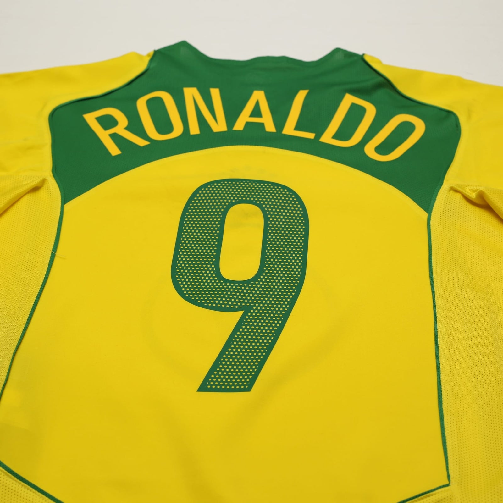 2004/06 Ronaldo #9 Brazil Vintage Nike Home Football Shirt (L) Total 90