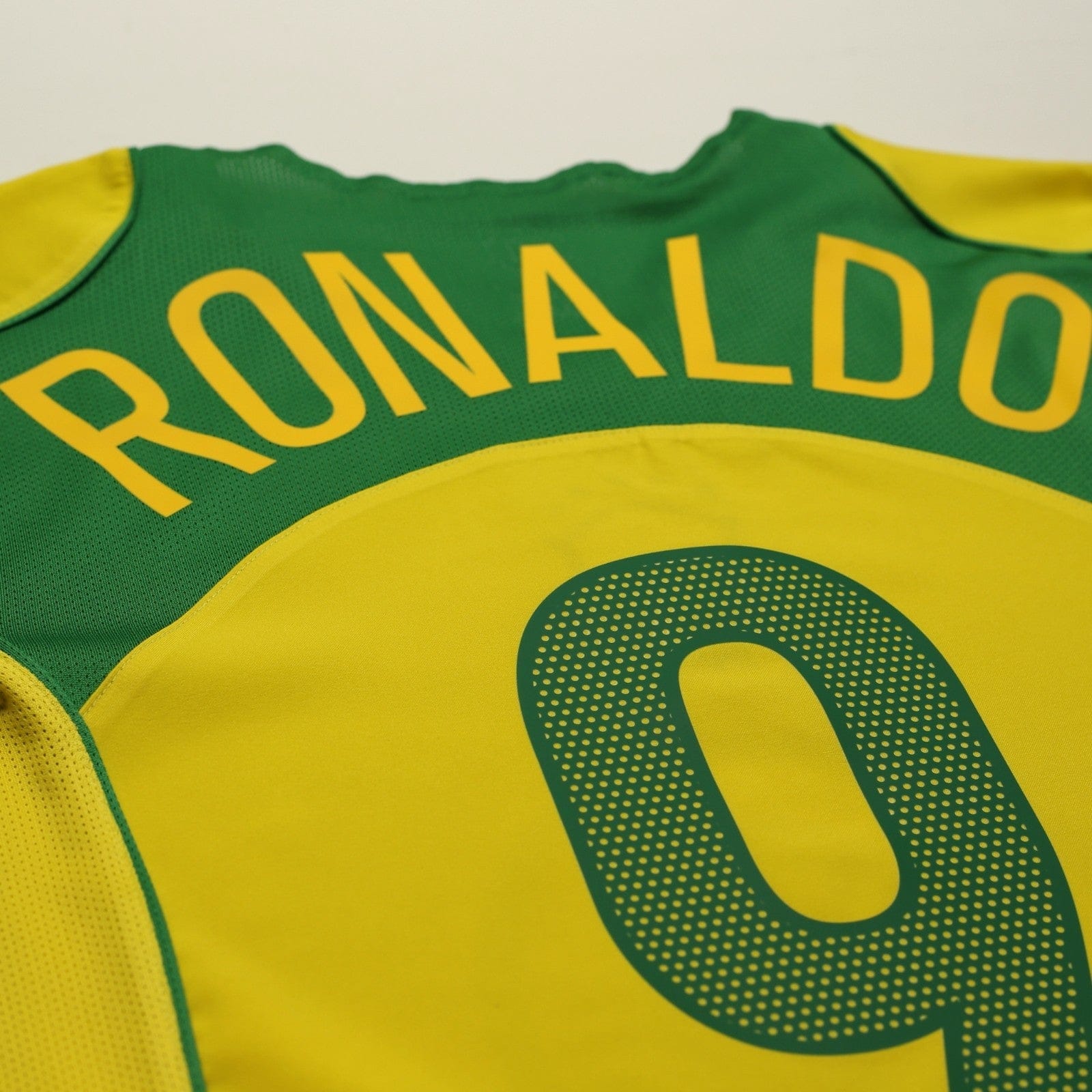2004/06 Ronaldo #9 Brazil Vintage Nike Home Football Shirt (L) Total 90