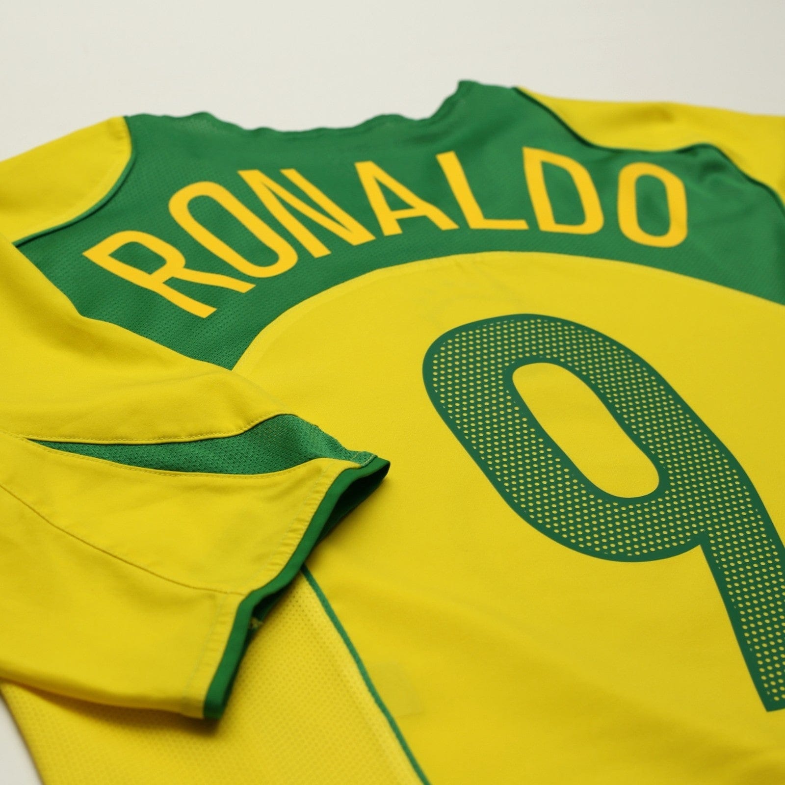 2004/06 Ronaldo #9 Brazil Vintage Nike Home Football Shirt (L) Total 90