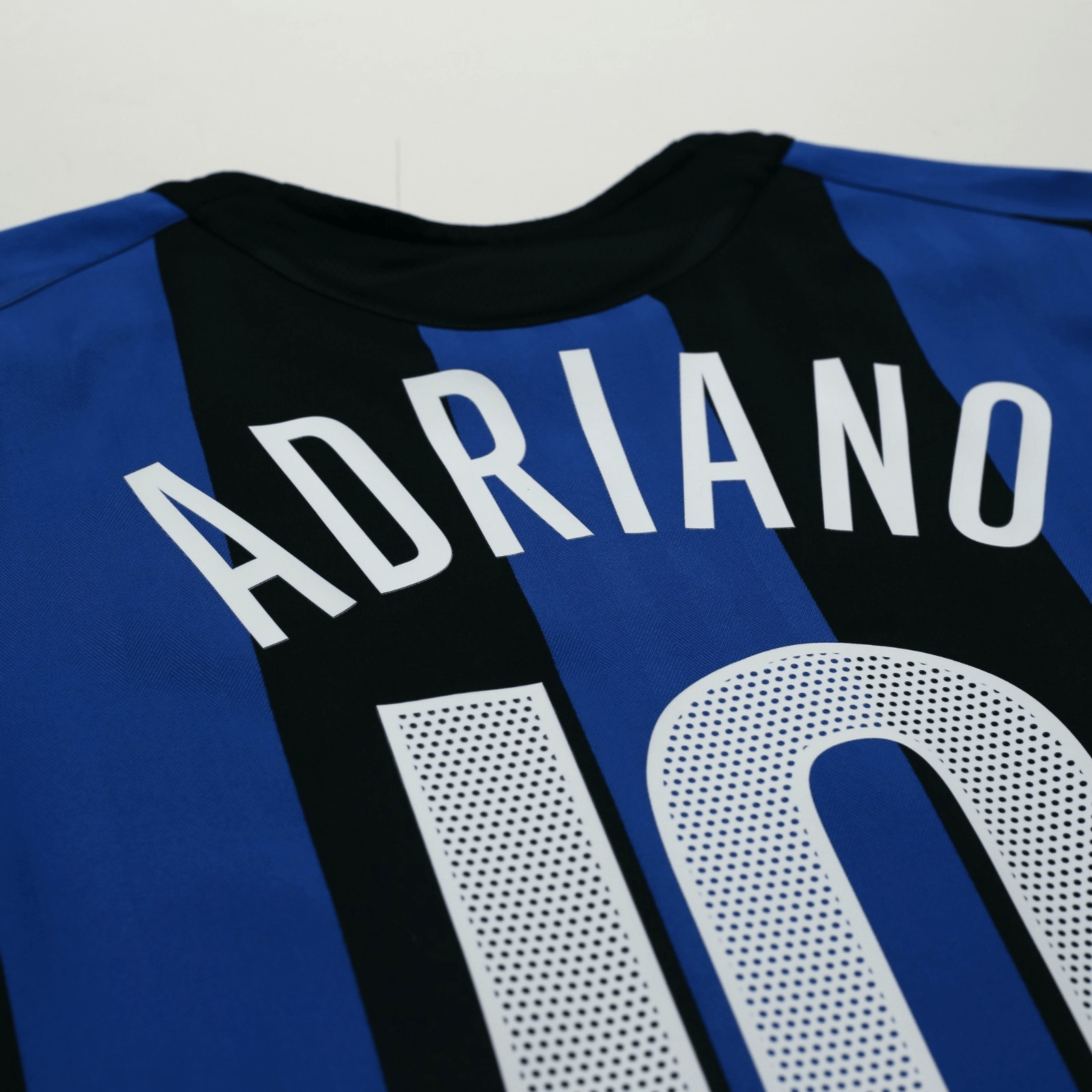 2005/06 Adriano #10 Inter Milan Vintage Nike Home Football Shirt (L)