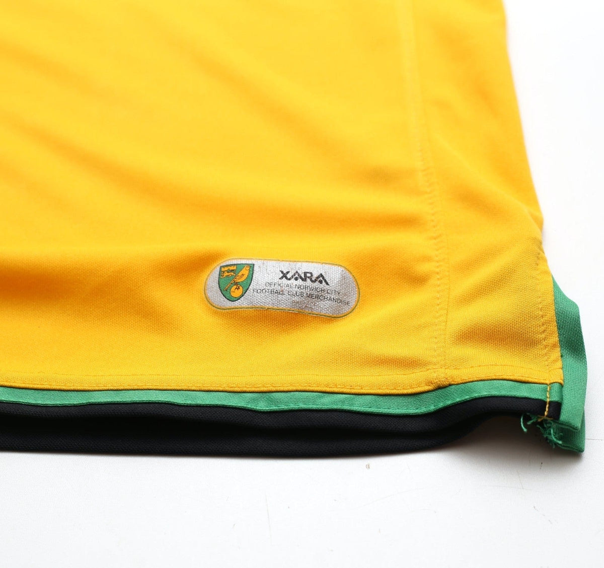 2005/06 ASHTON #10 Norwich City Vintage XARA Home Football Shirt (XL)