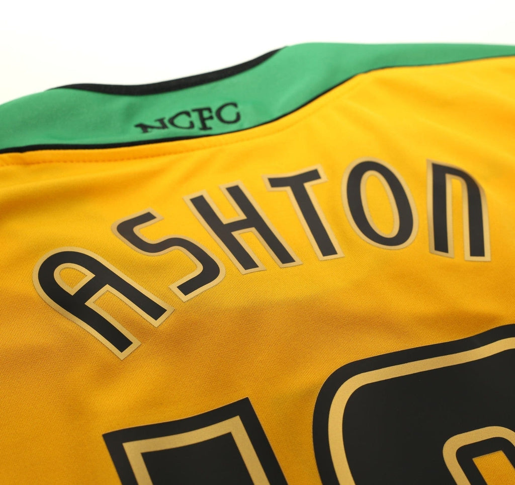 2005/06 ASHTON #10 Norwich City Vintage XARA Home Football Shirt (XL)