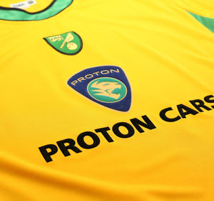 2005/06 ASHTON #10 Norwich City Vintage XARA Home Football Shirt (XL)